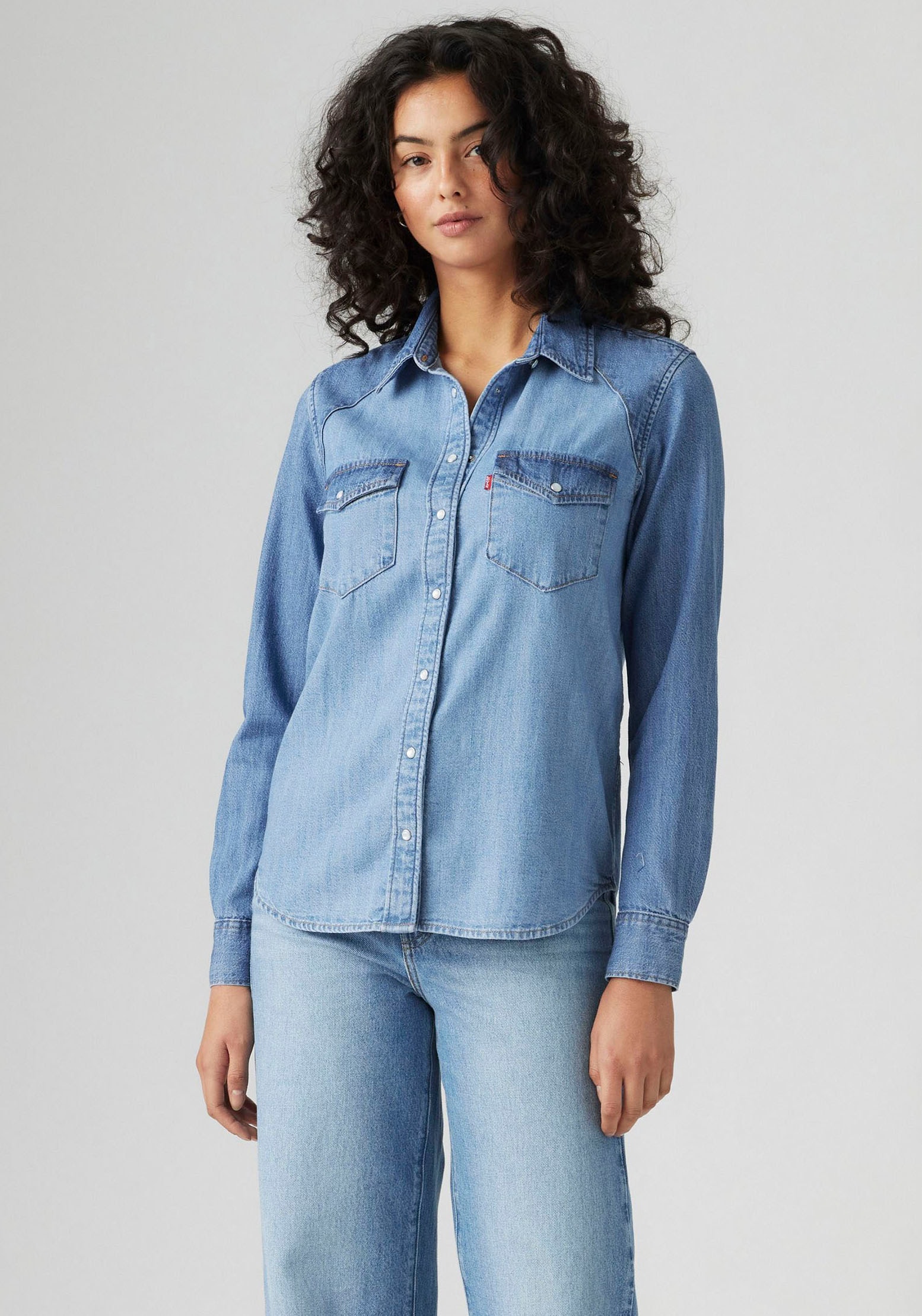 Levi's® Jeansbluse »ESSENTIAL WESTERN«, mit Brusttaschen mit Druckknöpfen