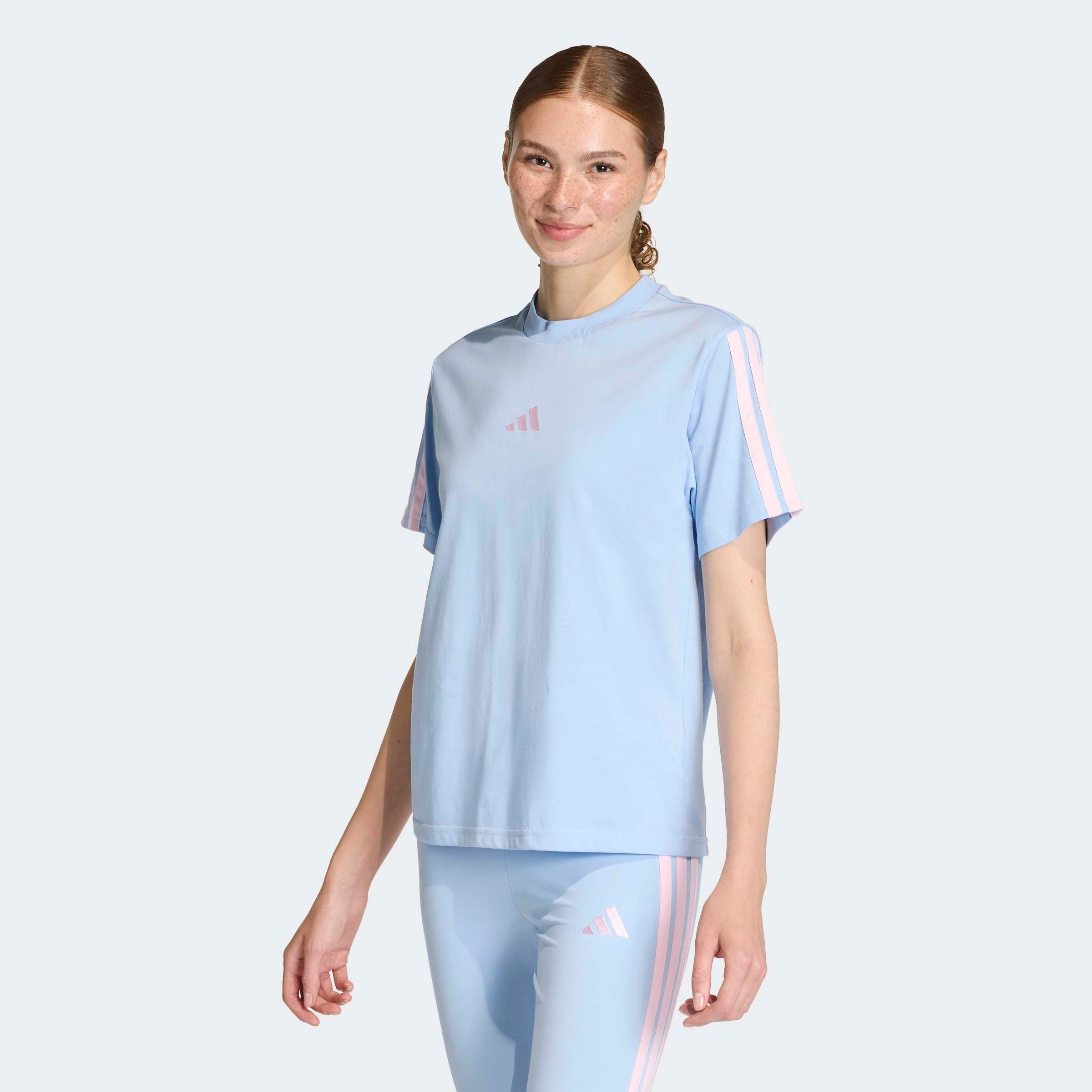 T-Shirt ADIDAS SPORTSWEAR "W 3S SJ T B", Damen, Gr. XXL, glow blau, clear pink, Obermaterial: 100% Baumwolle, normal, Rundhals, Shirts T-Shirt, klassische 3-Streifen an den Ärmeln, ohne Verschluss
