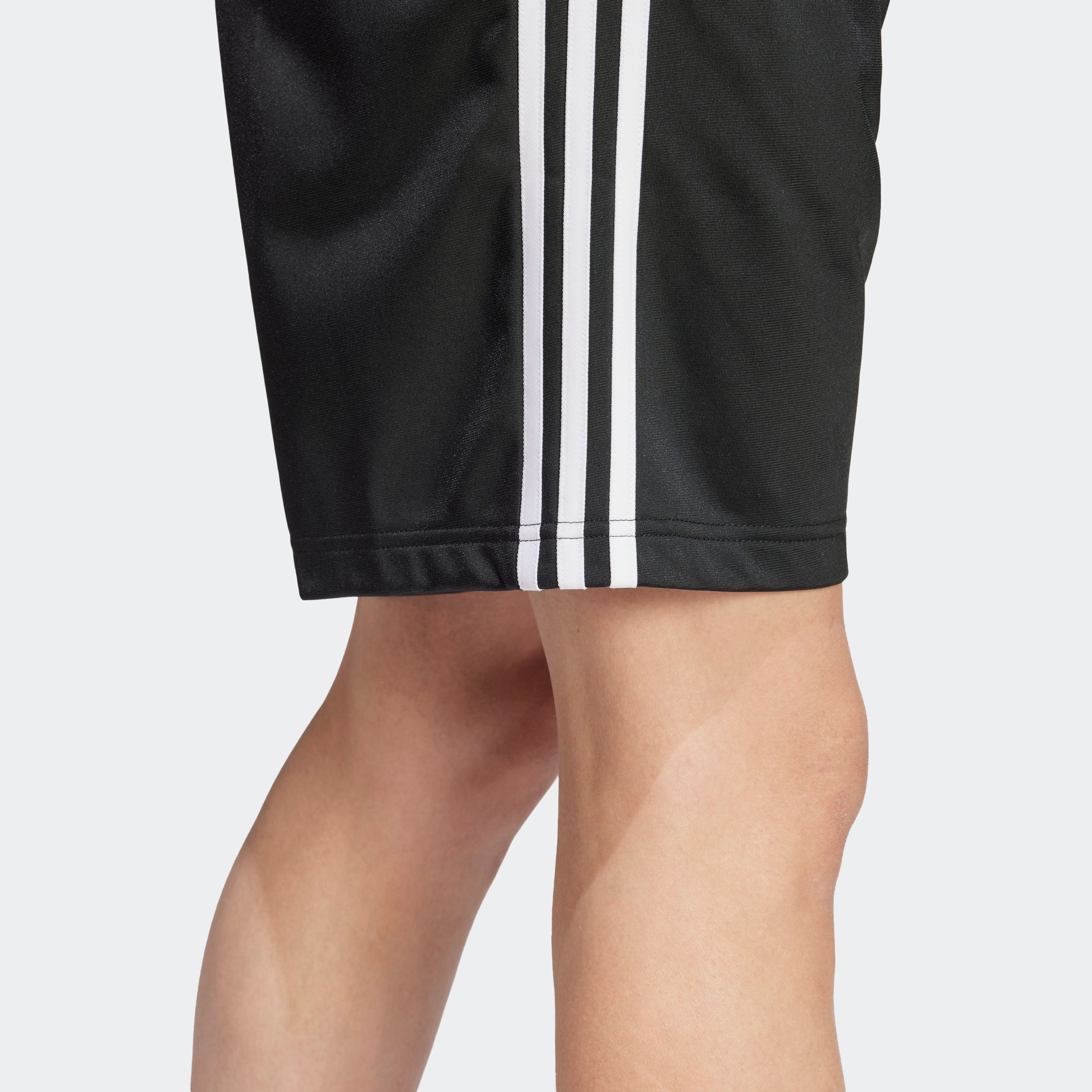 adidas Originals Shorts »FIREBIRD SHORT«, (1 tlg.), Trainingsshorts