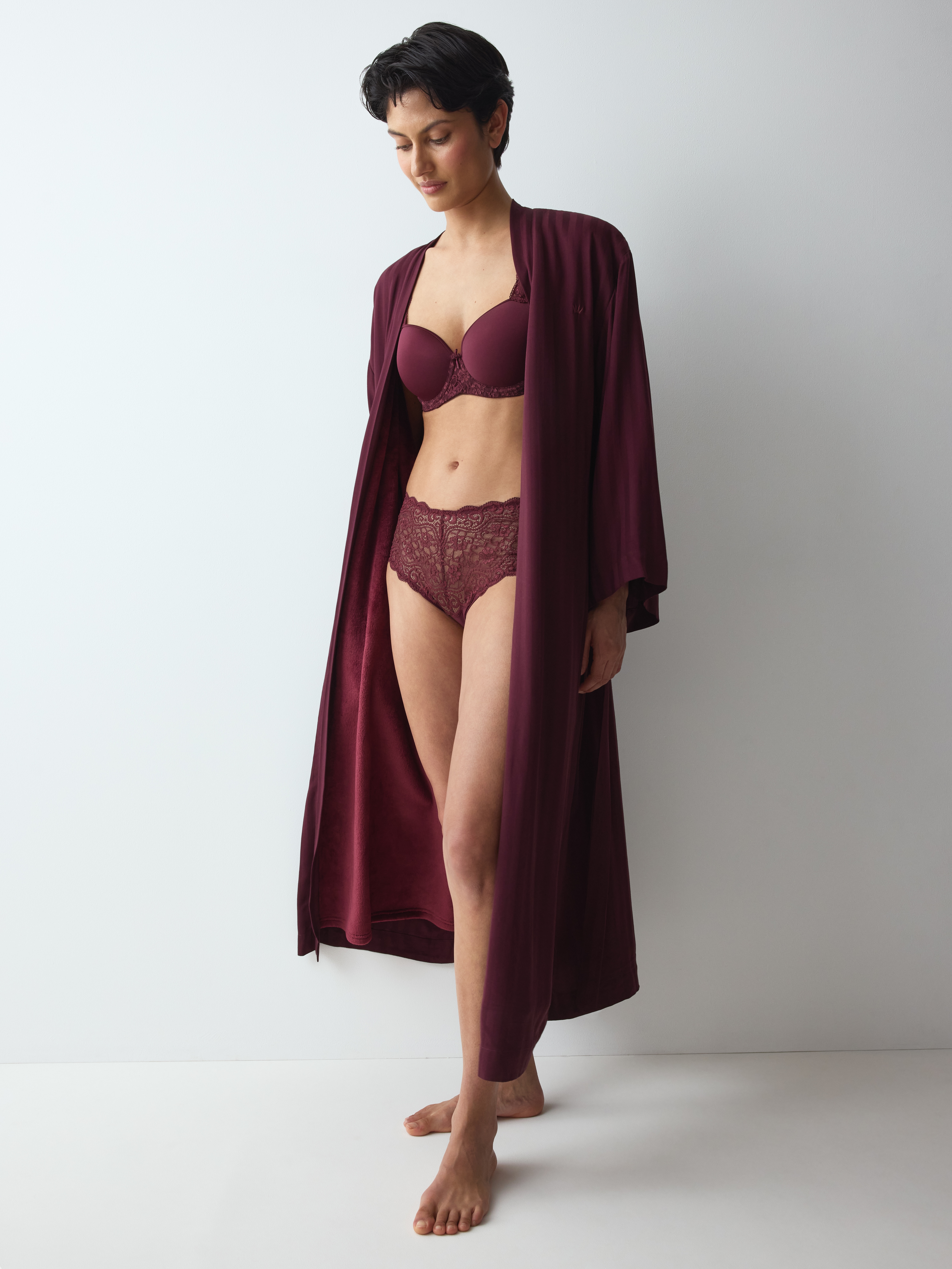 Triumph Morgenmantel "Amourette Jacquard Long Robe" elegant und weich