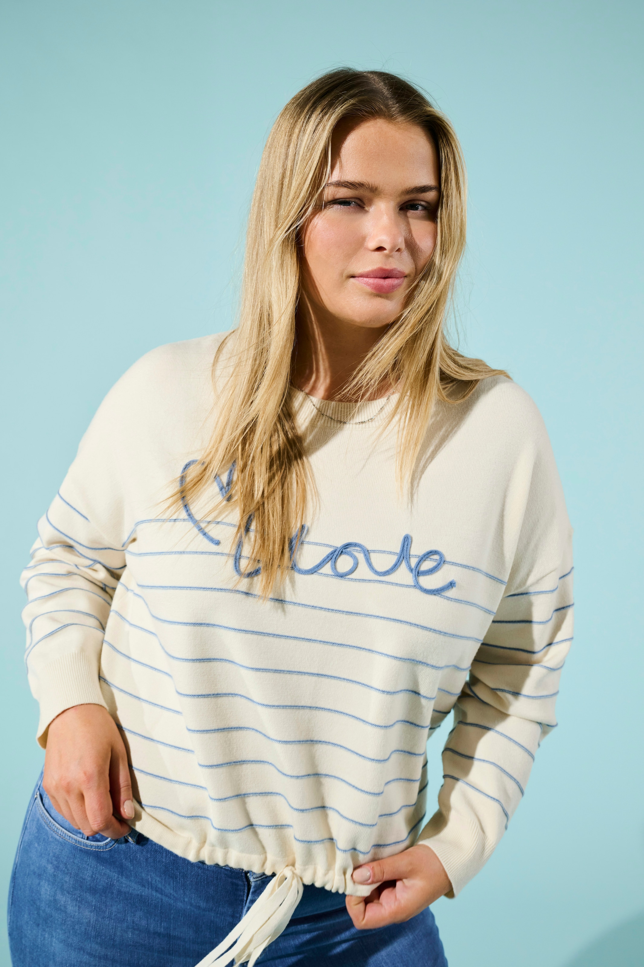 ONLY CARMAKOMA Rundhalspullover »CARSIGNE LS TEXT DETAIL O-NECK KNT«