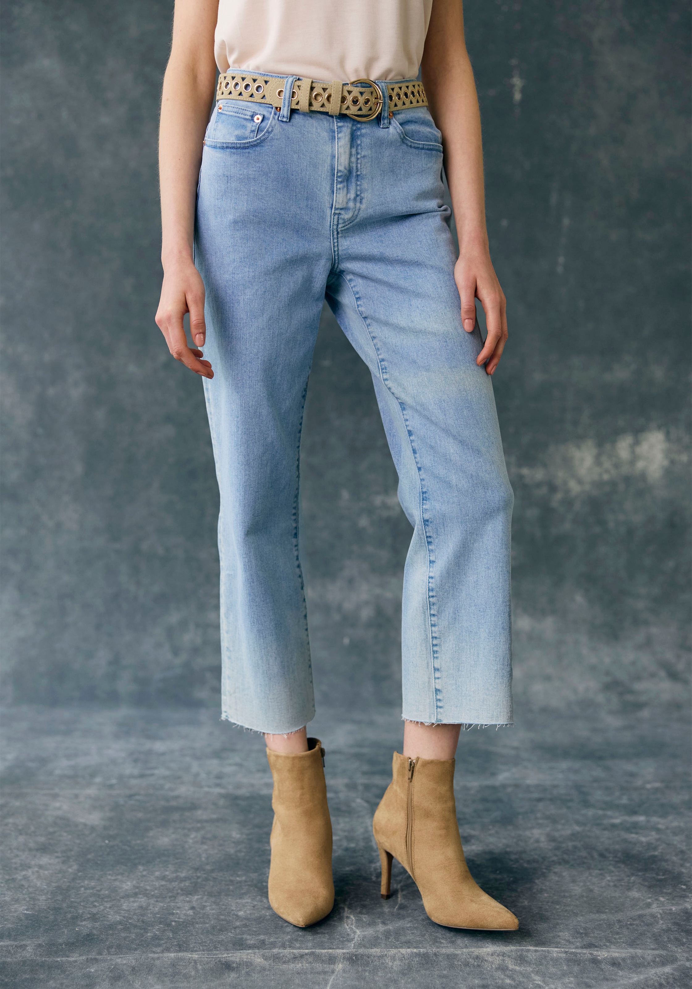 Buffalo Weite Jeans "aus weichem Baumwoll-Denim" leicht ausgefranster Beinabschluss, Culotte in 7/8-Länge, bequem
