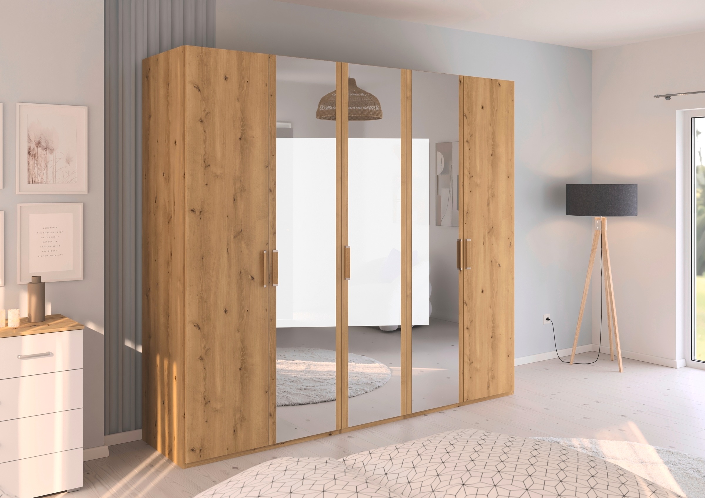 rauch Drehtürenschrank »Kleiderschrank Schrank Garderobe Schlafzimmerschrank EVELYN«, (in 2 Höhen 197 oder 210 cm erhältlich), in elegantem Stil, viel Stauraum 3 Breiten und 2 Höhen MADE IN GERMANY