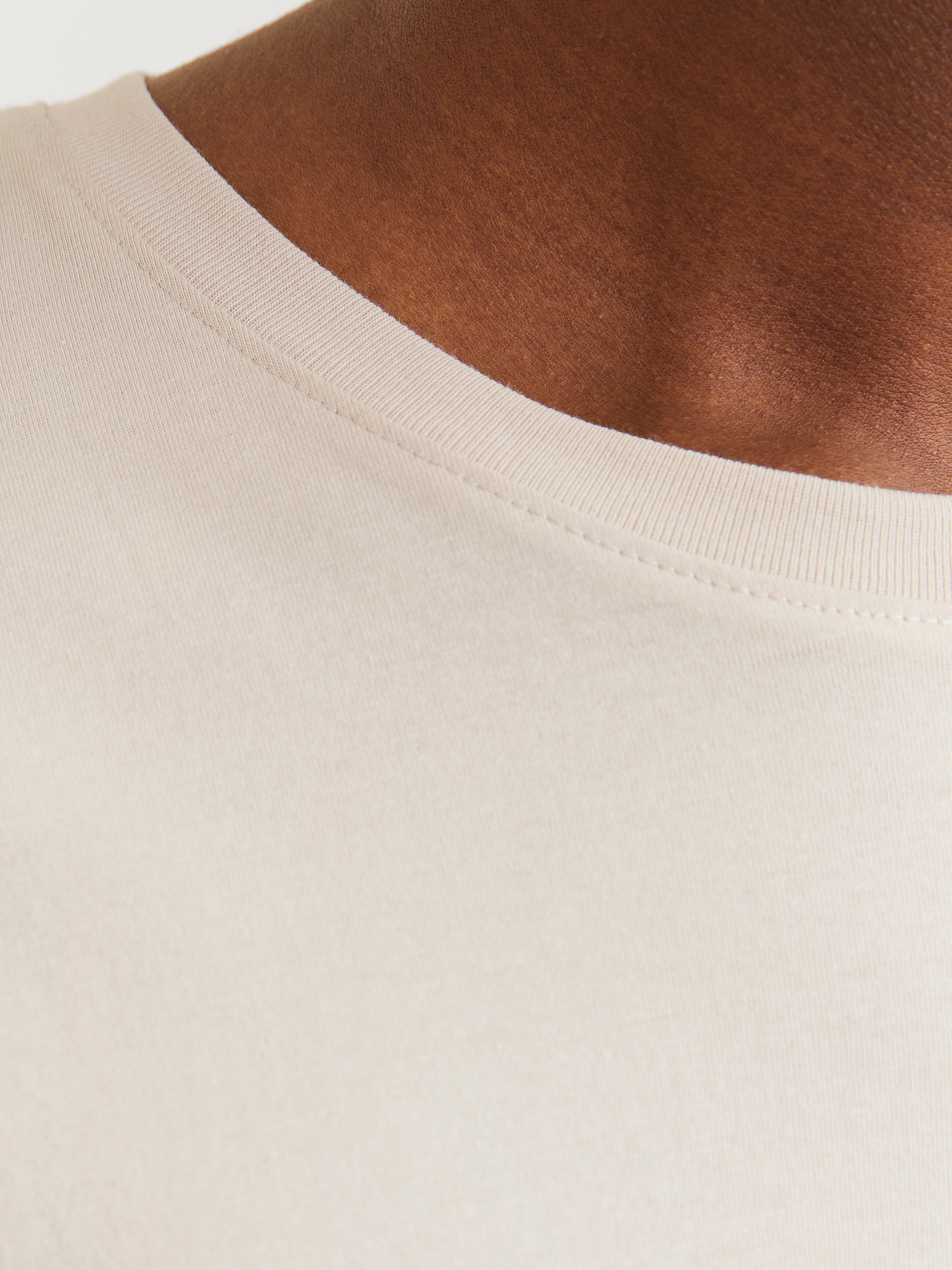 Jack & Jones Rundhalsshirt »JJECORP mit Logo-Print und klassischem Rundhals«, mit Rundhalsausschnitt