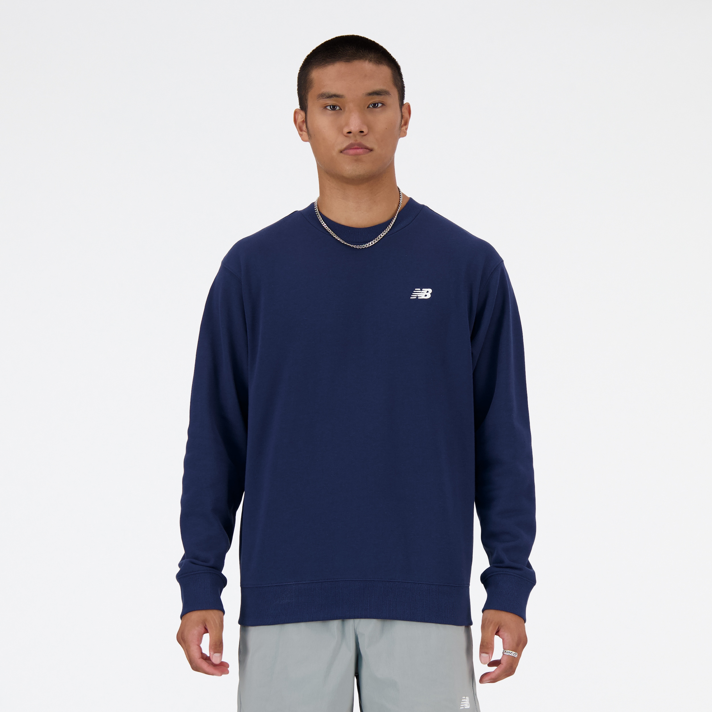 New Balance Sweatshirt "SPORT ESSENTIALS FRENCH TERRY CREW", mit Rundhalsausschnitt, in normaler Länge
