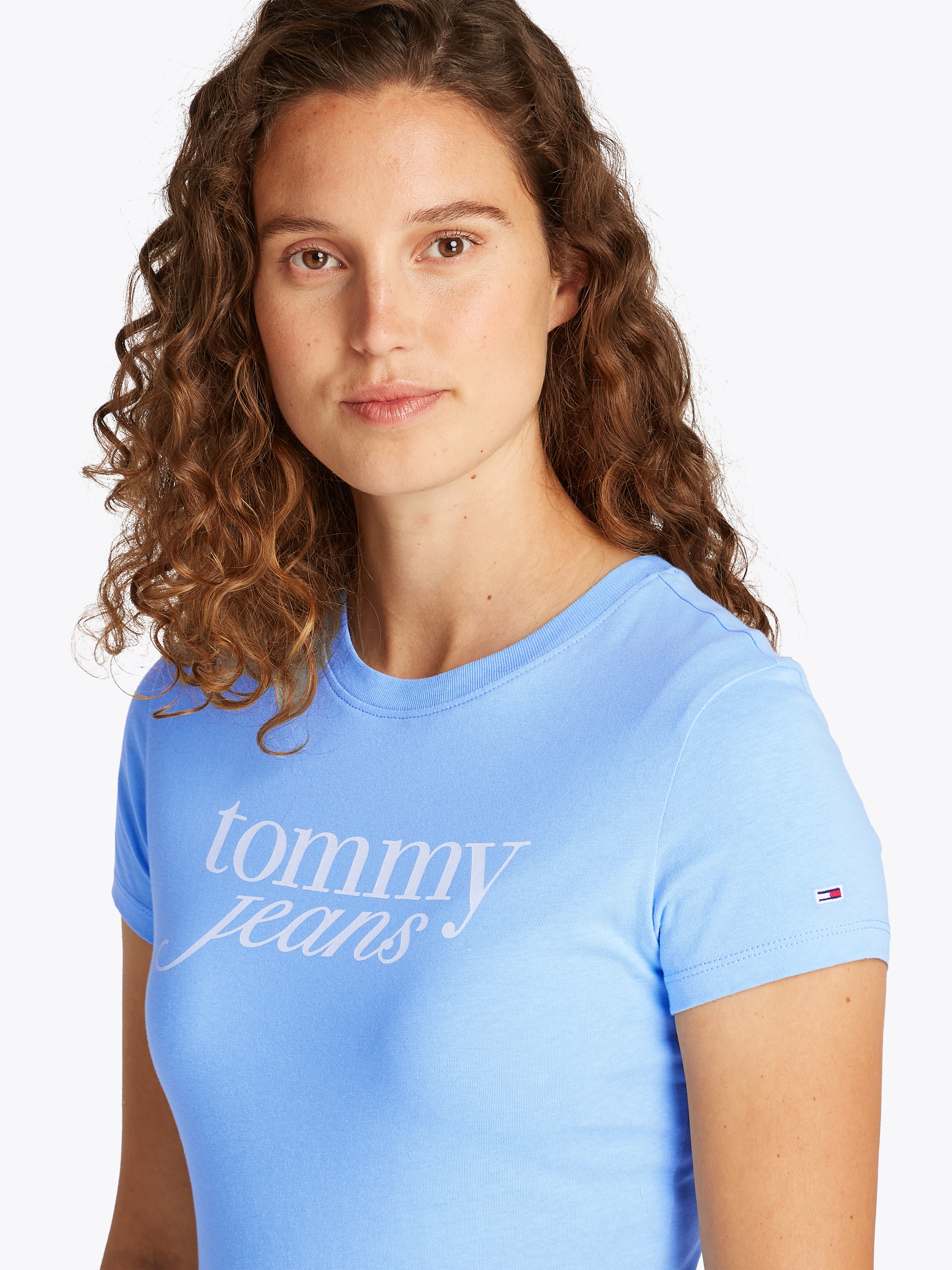 Tommy Jeans T-Shirt, mit Logodruck auf der Brust