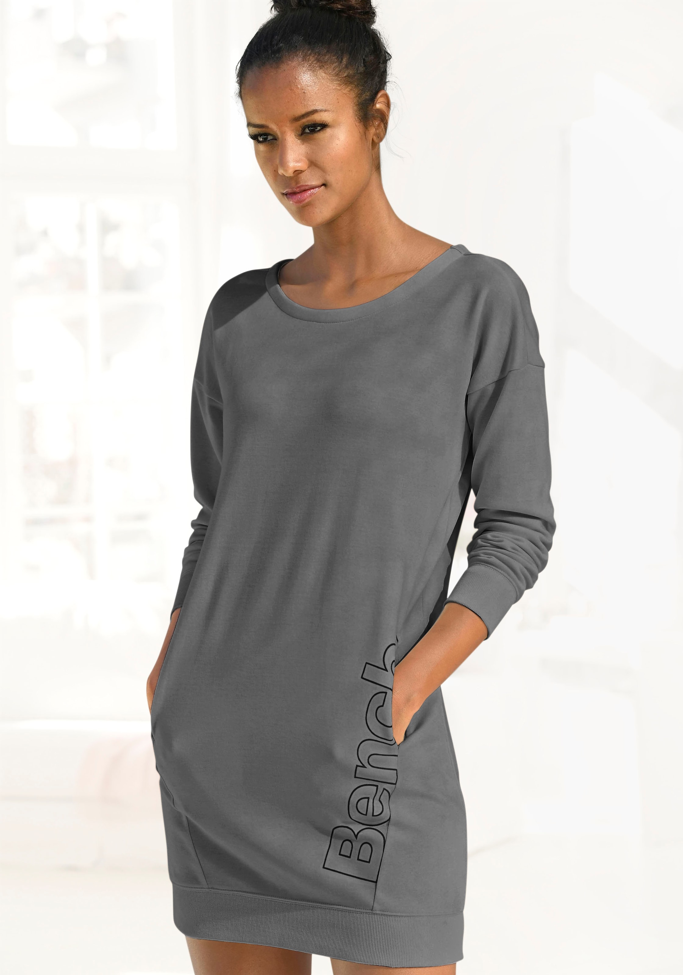 Bench. Loungewear Sweatkleid Eingrifftaschen mit seitlichem Logoprint, Loun günstig online kaufen
