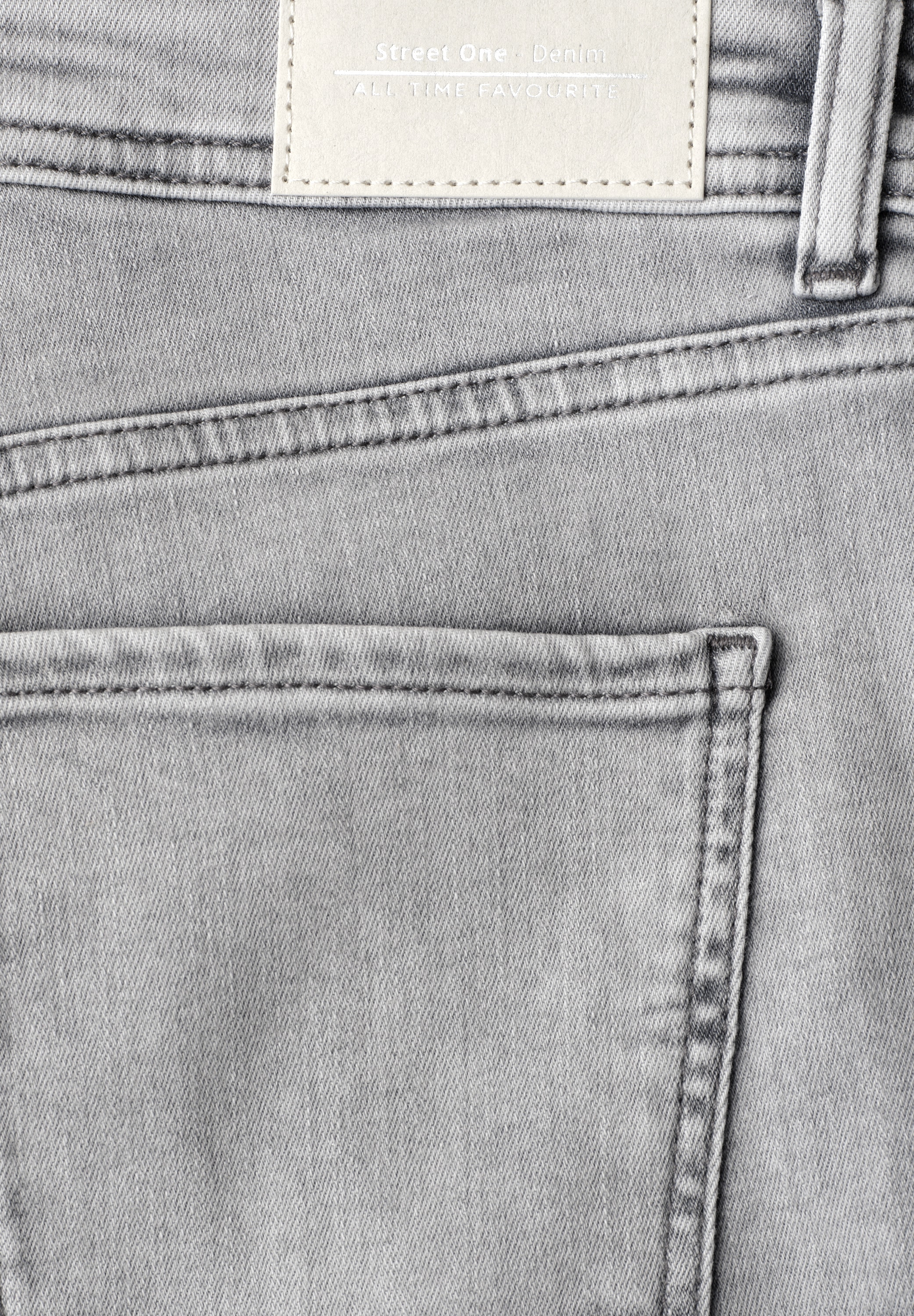STREET ONE Comfort-fit-Jeans in Bermuda-Länge