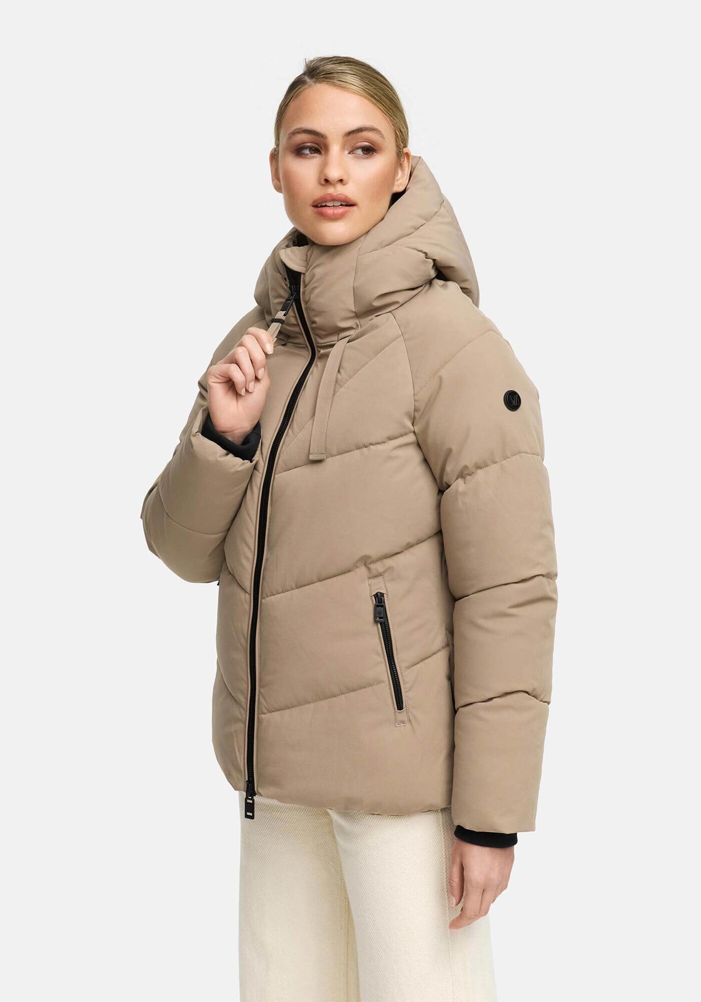 Marikoo Winterjacke »Kwamee«, Schräg gesteppte Winterjacke mit fester Kapuze