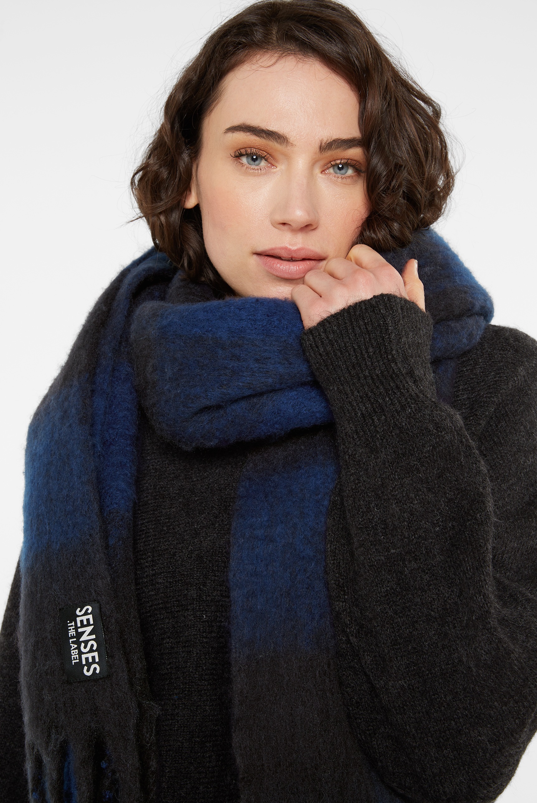 SENSES.THE LABEL Strickschal