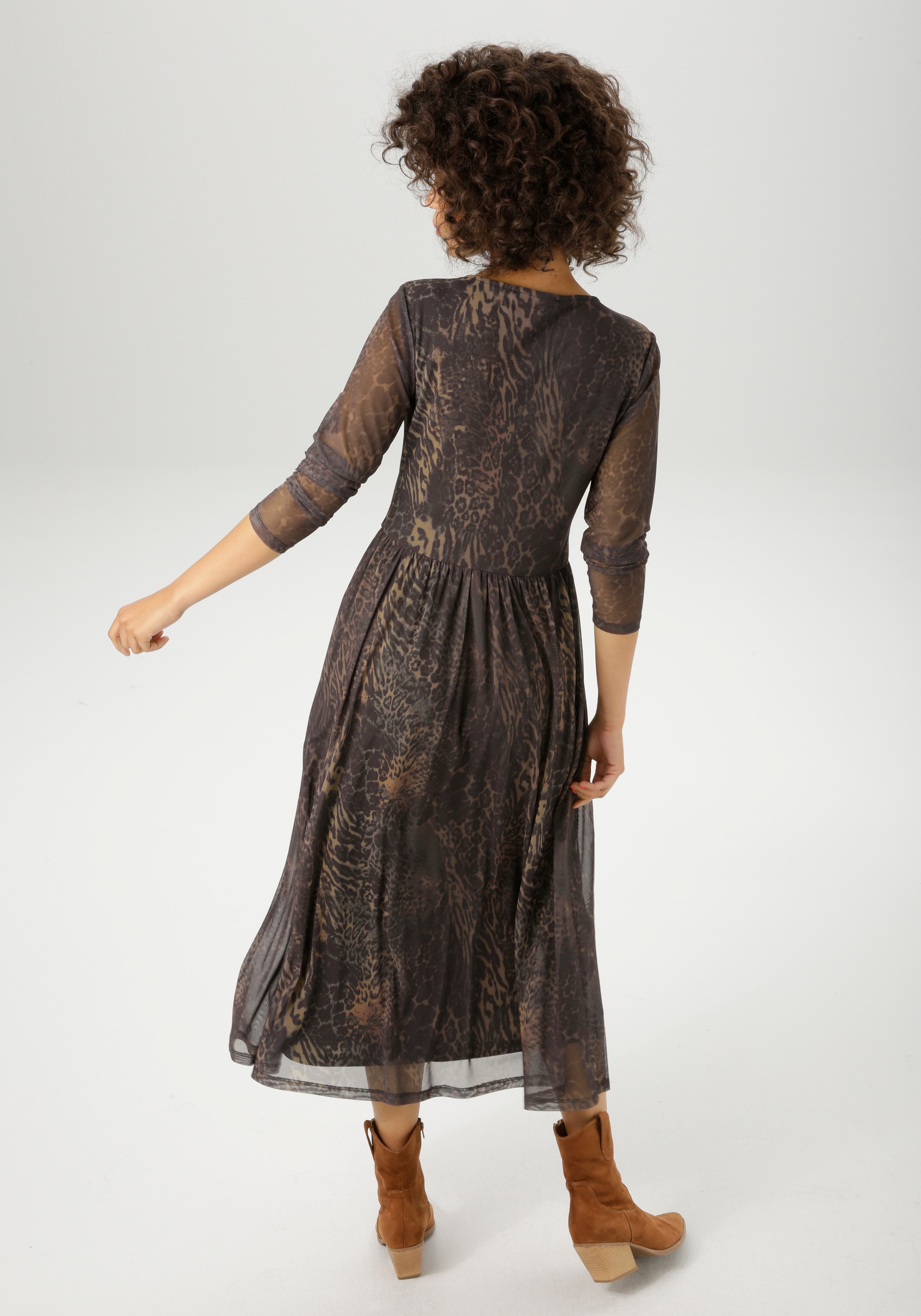 Aniston CASUAL Midikleid mit fantasievollem Animal-Print günstig online kaufen
