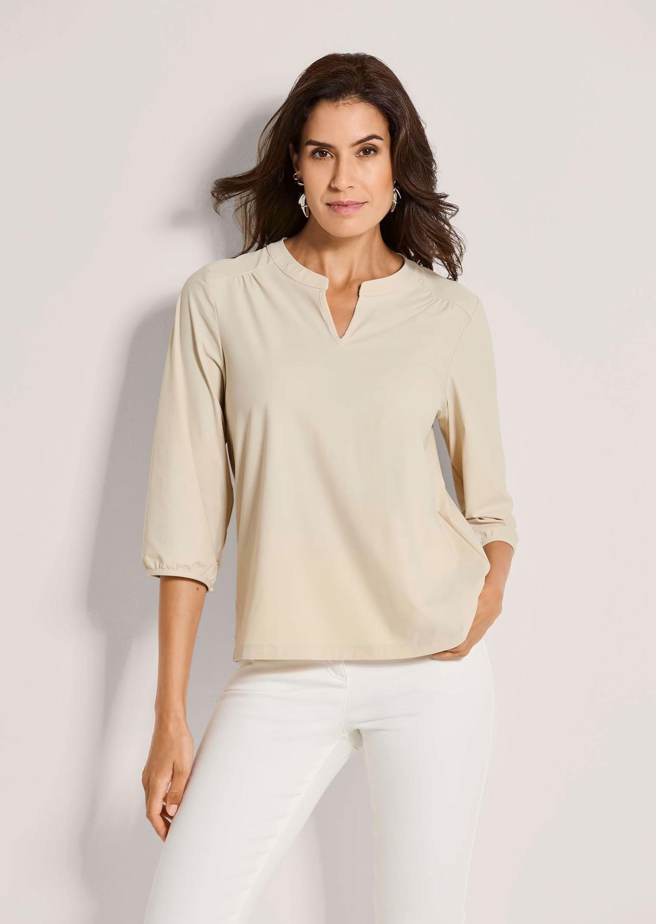 MADELEINE Kurzarmbluse »Jerseybluse Elegante Schlupfbluse mit V-Ausschnitt«