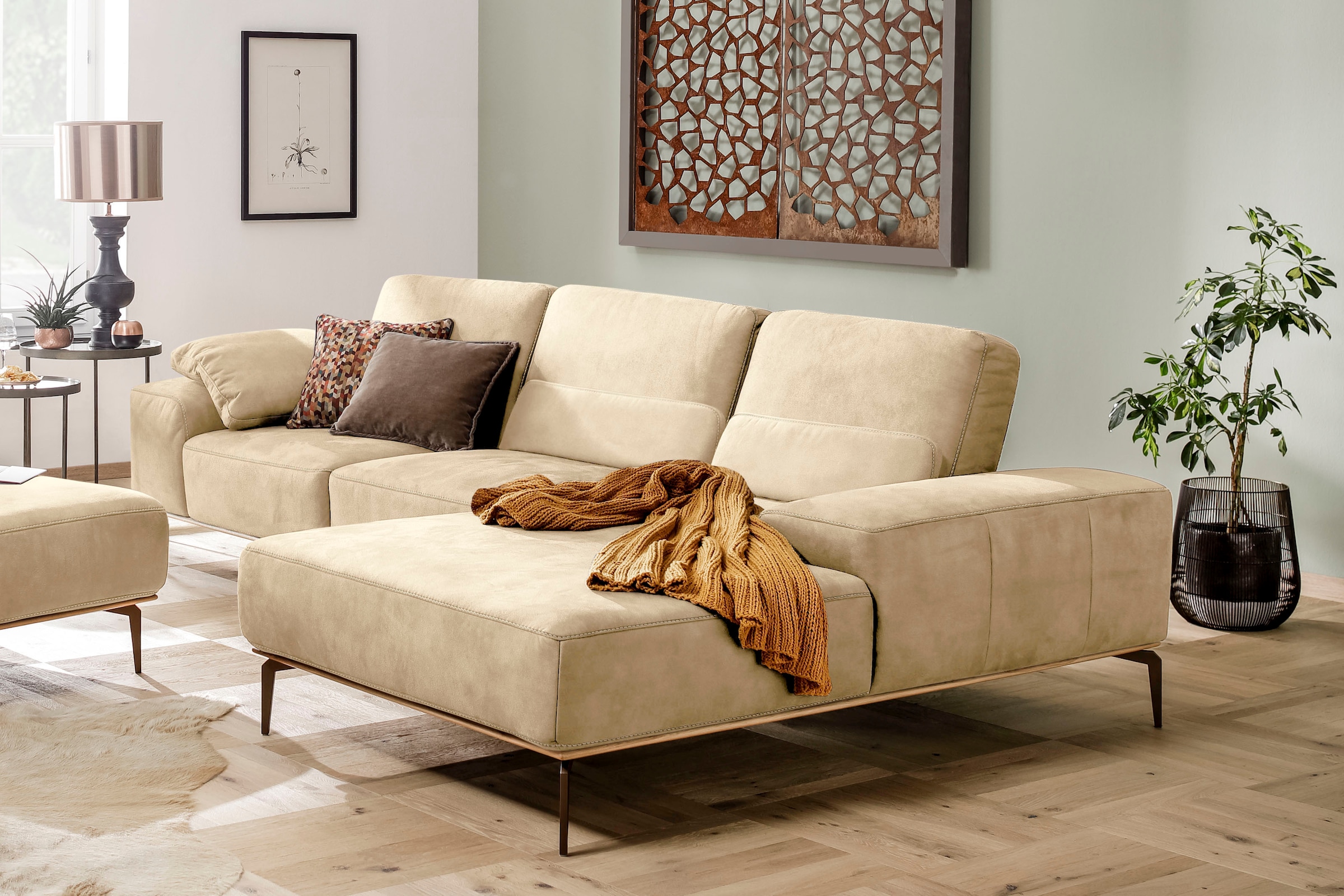 W.SCHILLIG Ecksofa "run, Designsofa mit tollem Sitzkomfort, bequem, L-Form" mit Holzsockel, Füße in Bronze pulverbeschichtet, Breite 319 cm