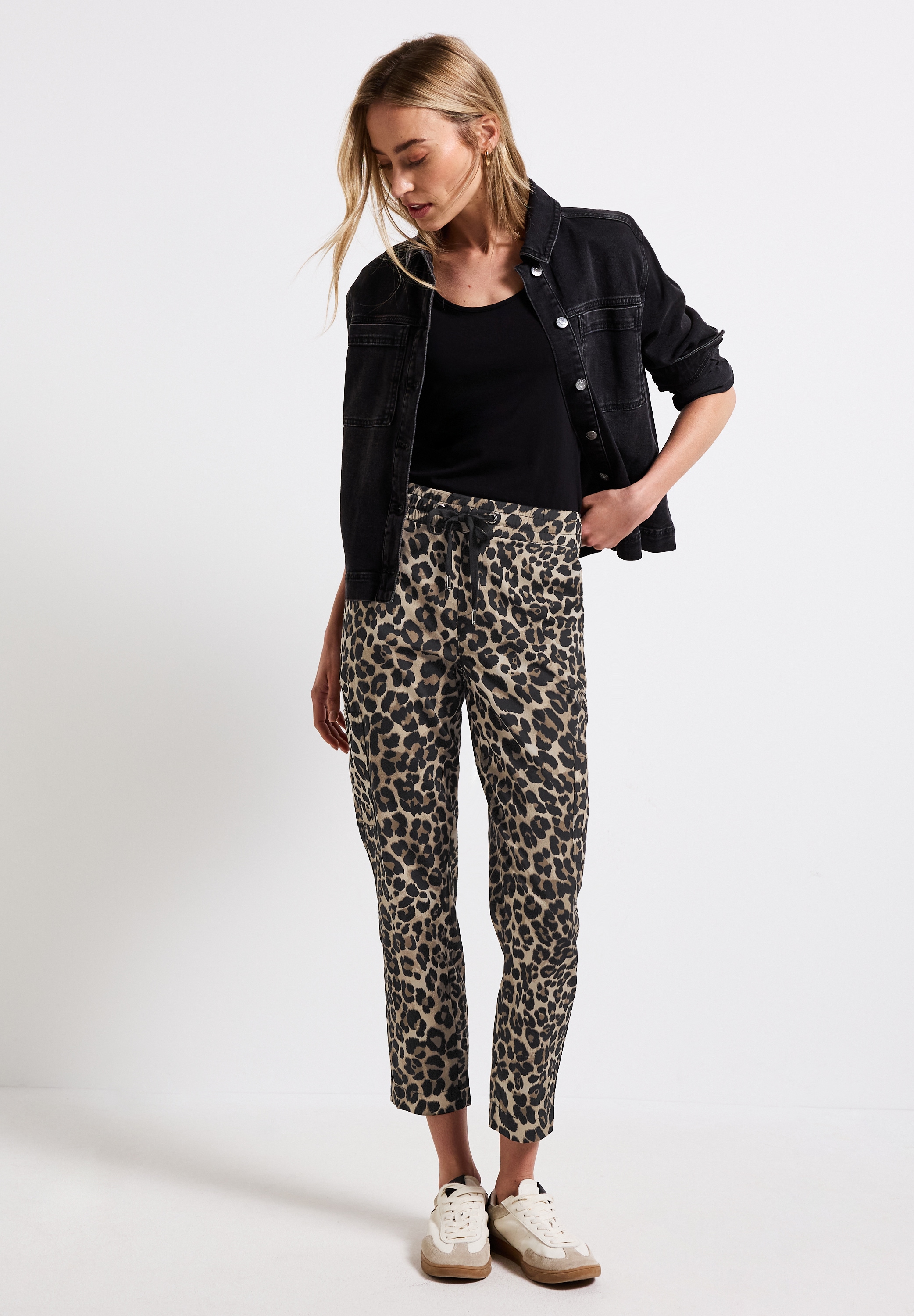 STREET ONE Stoffhose »Style Bonny«, Sommerhose mit Leo-Print