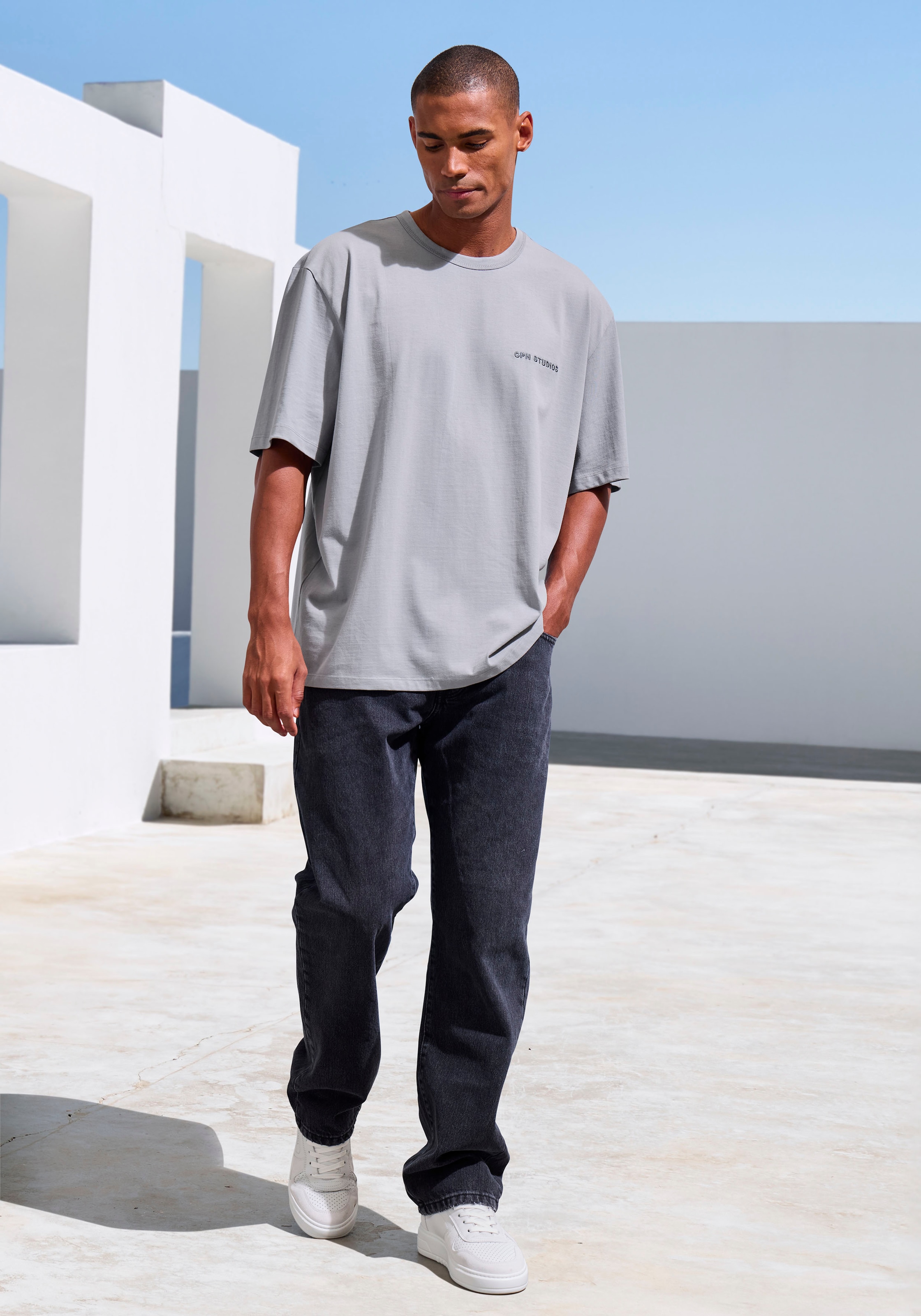 Copenhagen Studios T-Shirt »mit hochwertiger Logostickerei«, Loose-fit, Oversize-Shirt aus heavy Bio-Baumwoll-Qualität