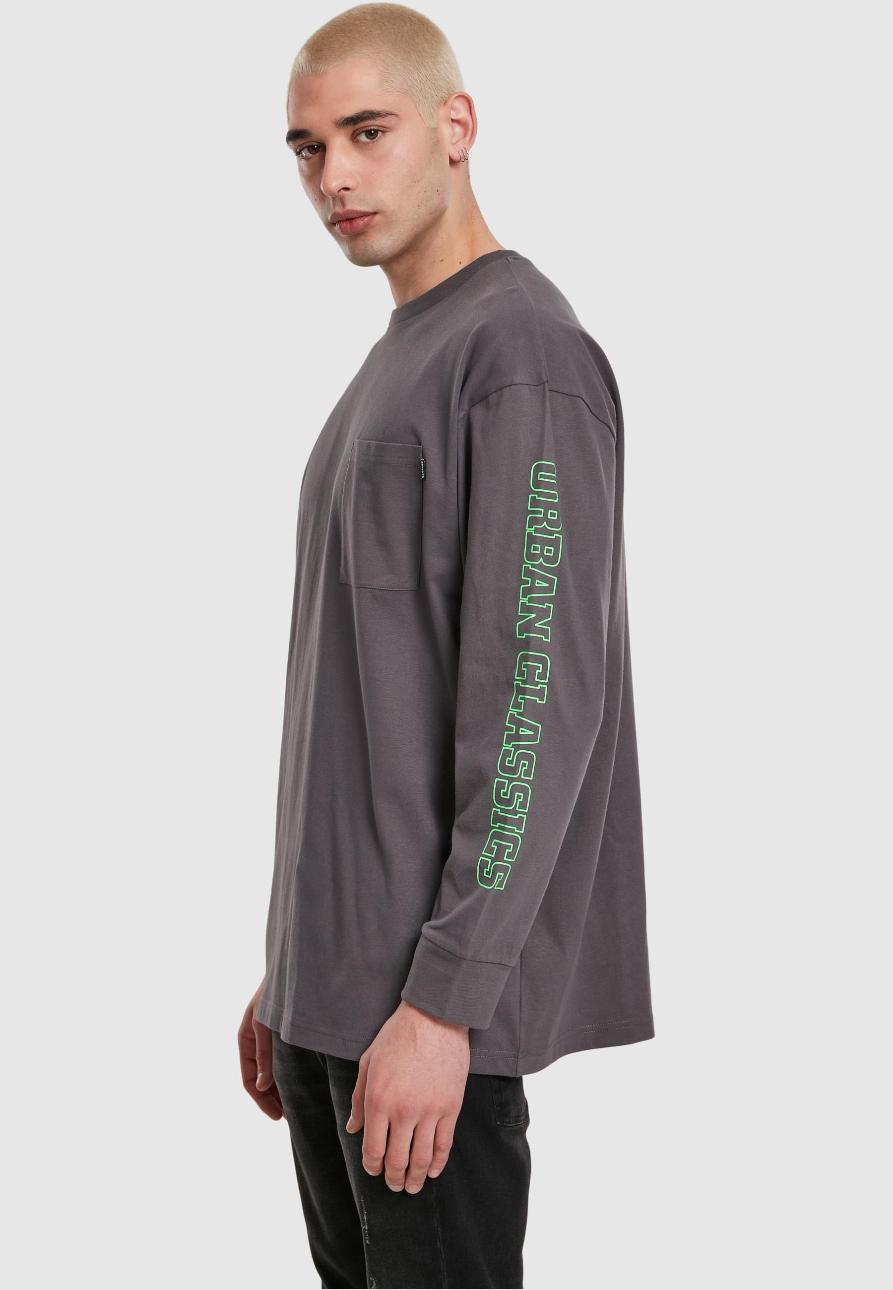 URBAN CLASSICS Longpullover »Urban Classics Herren Neon Logo Boxy Pocket LS«, (1 tlg.)
