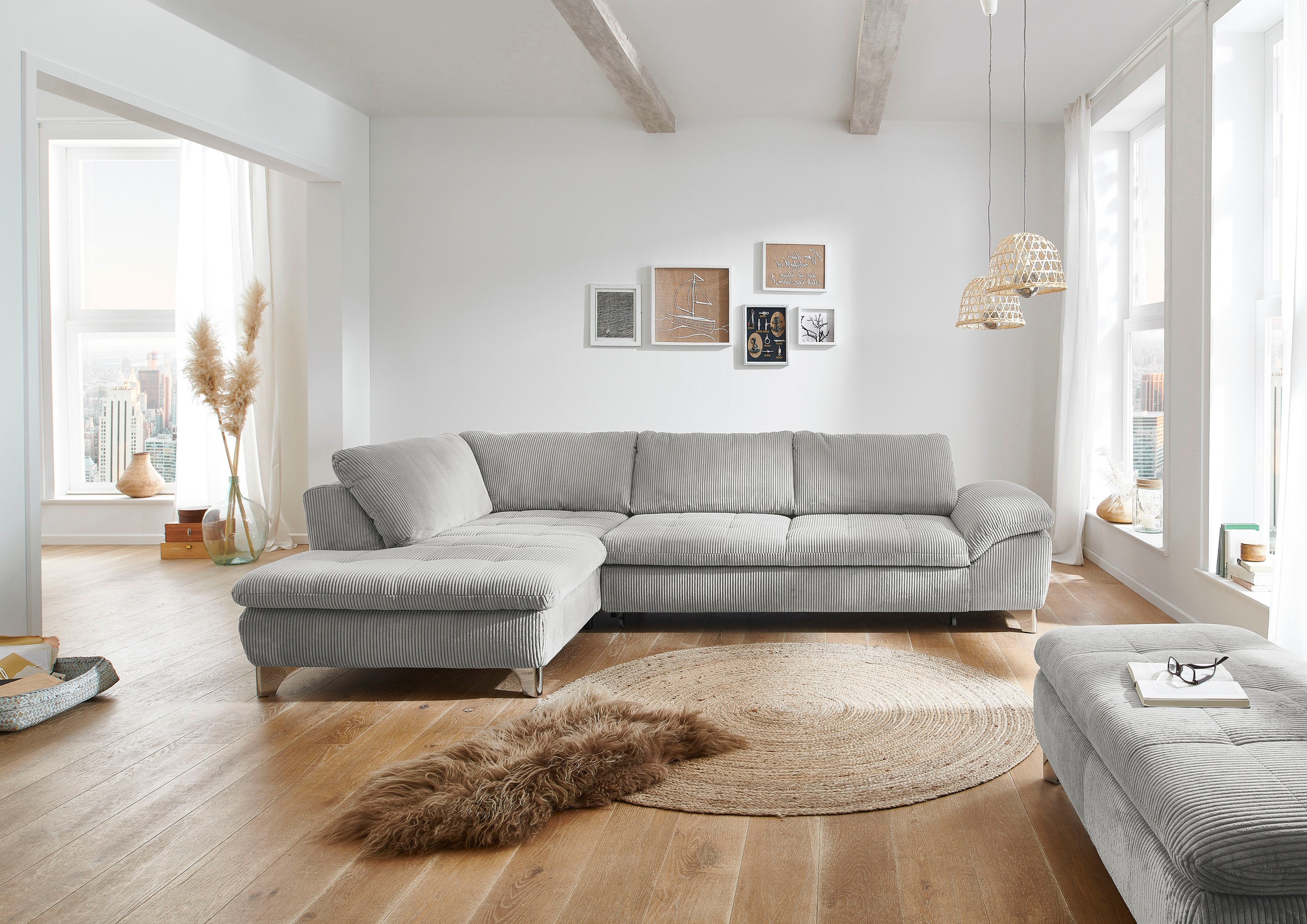 Die PlanBar Ecksofa "Ottomane MP-IN14007 L-Form, Breite 306 cm" wahlweise mit Schlaffunktion und verstellbaren Kopfstützen, in Cord