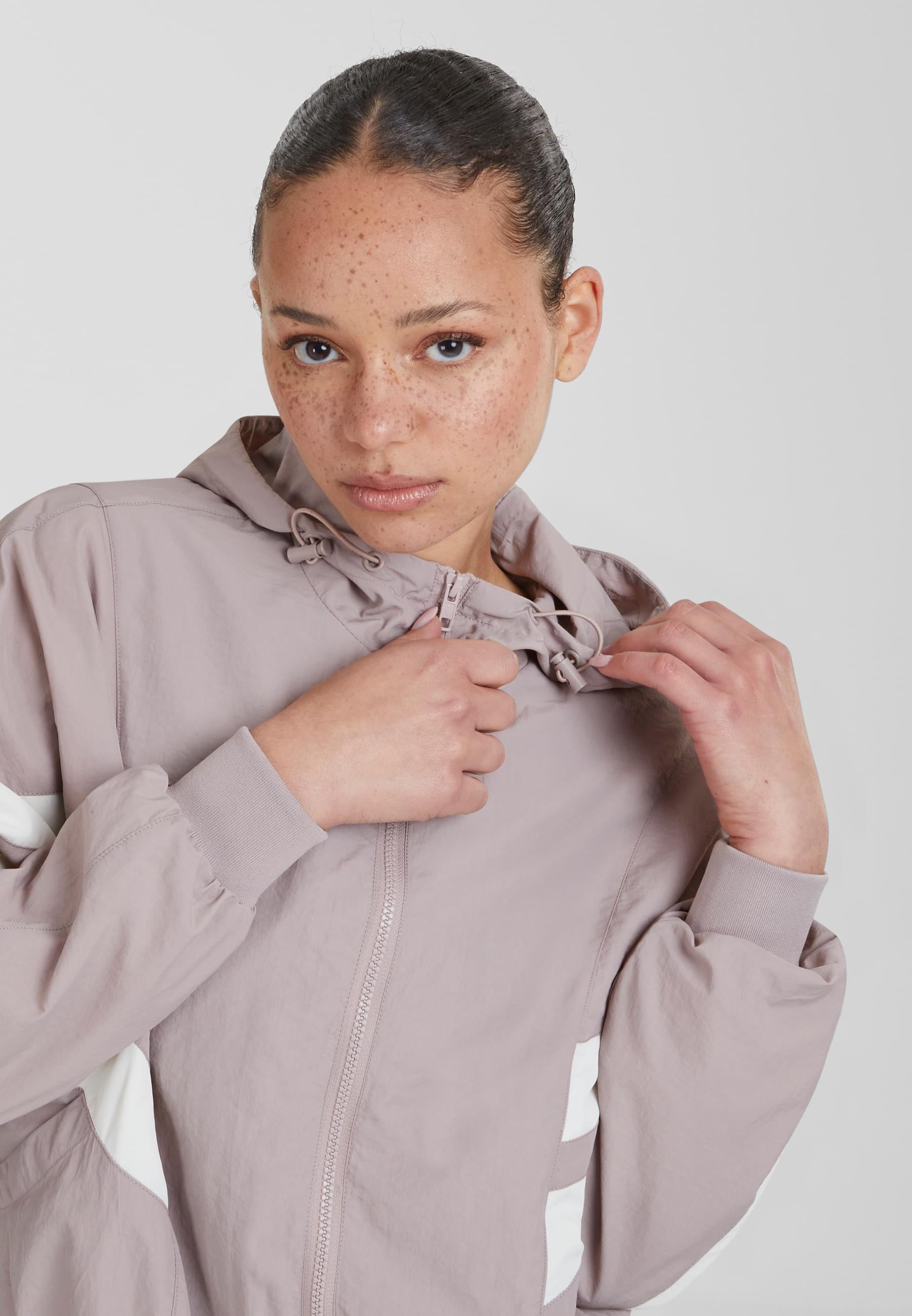 URBAN CLASSICS Allwetterjacke »Urban Classics Damen Ladies Crinkle Batwing Jacket«, (1 St.), mit Kapuze