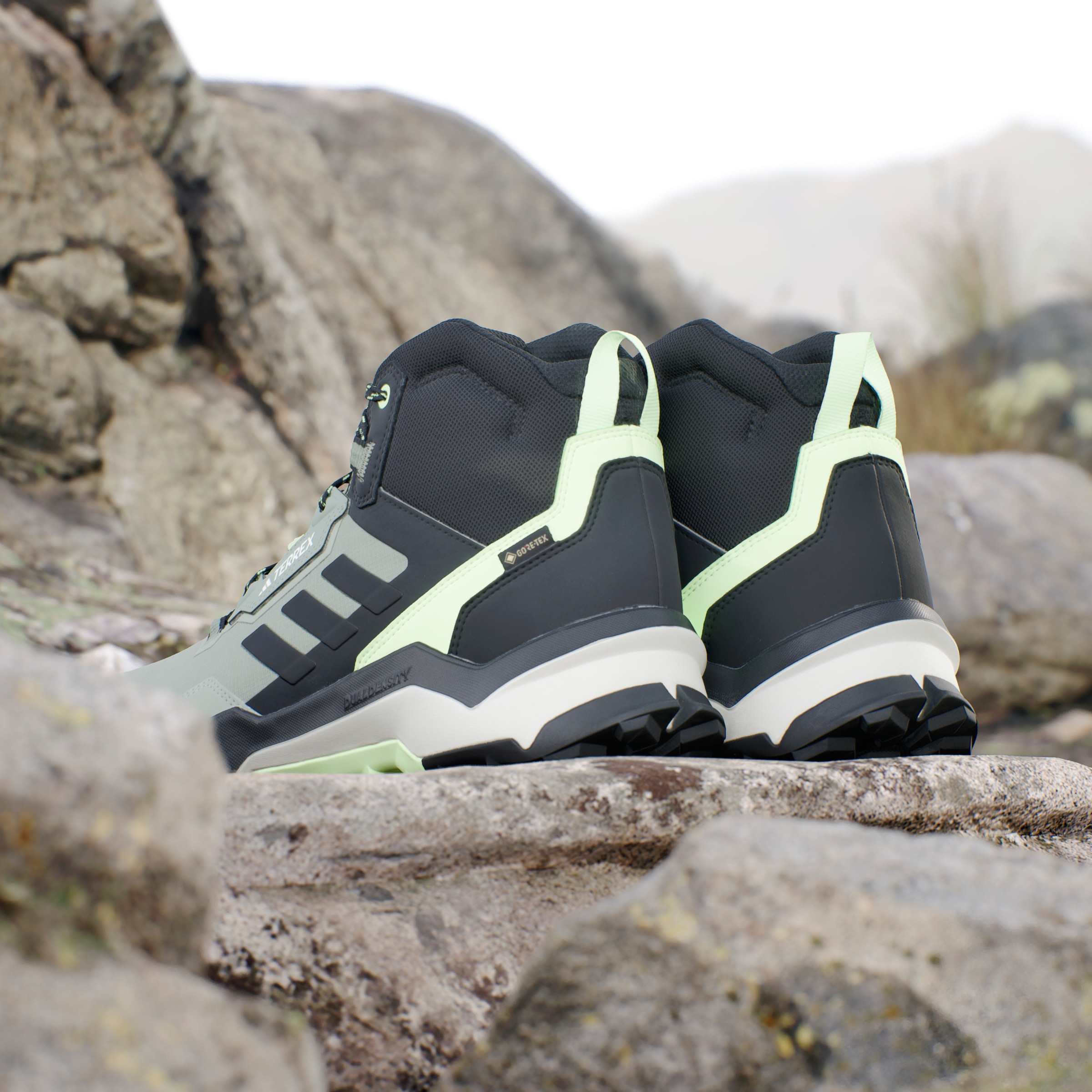 adidas TERREX Wanderschuh »TERREX AX4 MID GORE-TEX«, wasserdicht