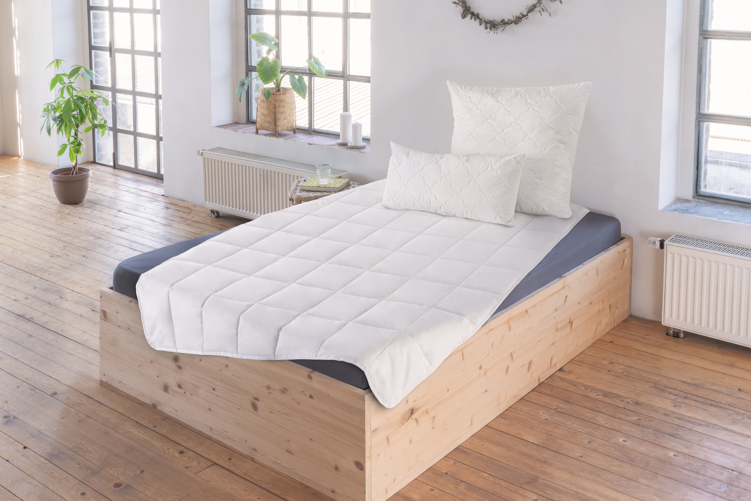 Schiesser Microfaserbettdecke »Schiesser Leichtsteppdecke«, leicht, Füllung Polyester, Bezug Baumwolle, (1 St.), ideal für warme Sommernächte!