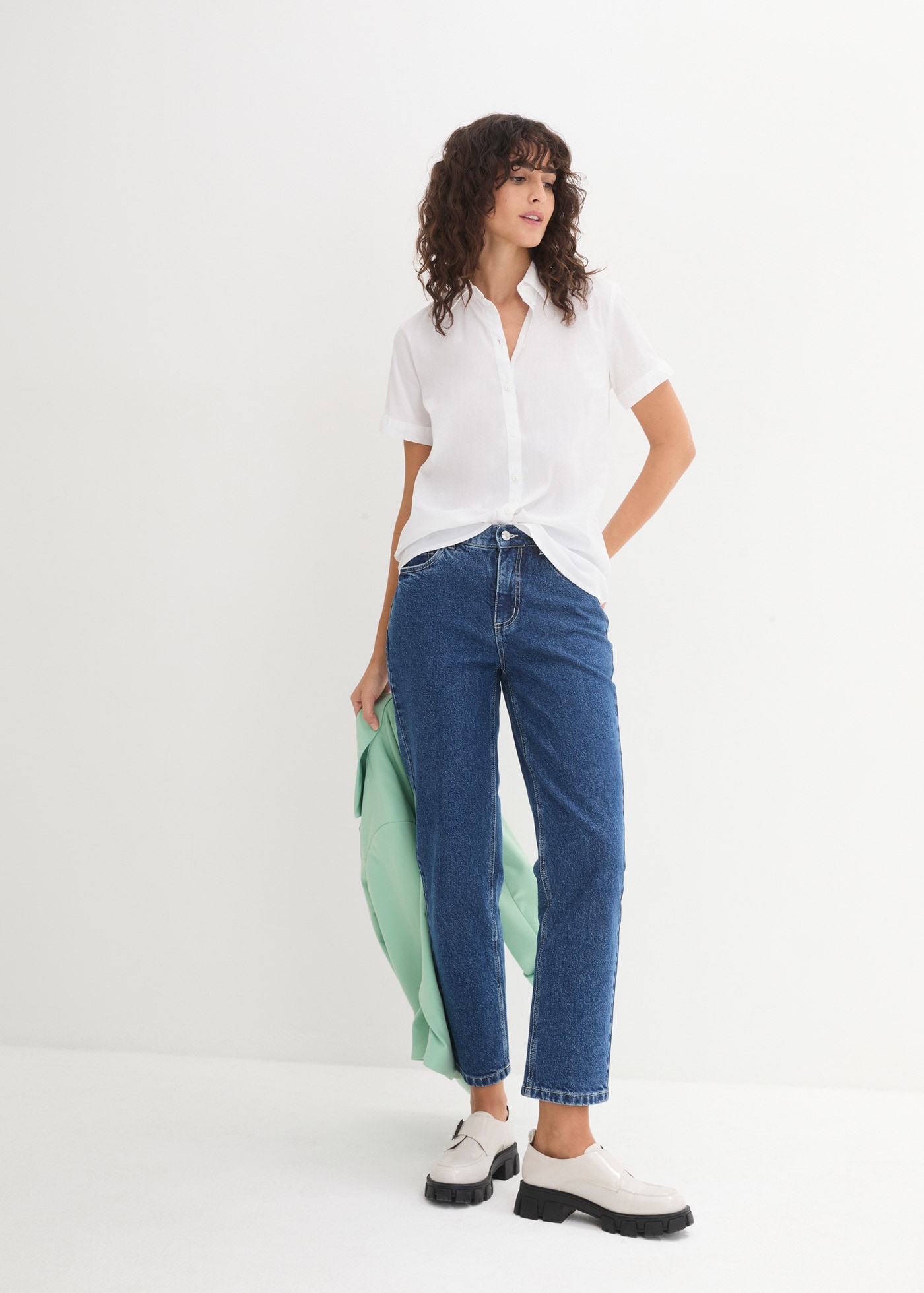 bonprix Kurzarmbluse »Stretch-Kurzarmbluse aus Baumwollmix« schmale Passform, mit Hemdblusenkragen, unifarben, Kurzarm