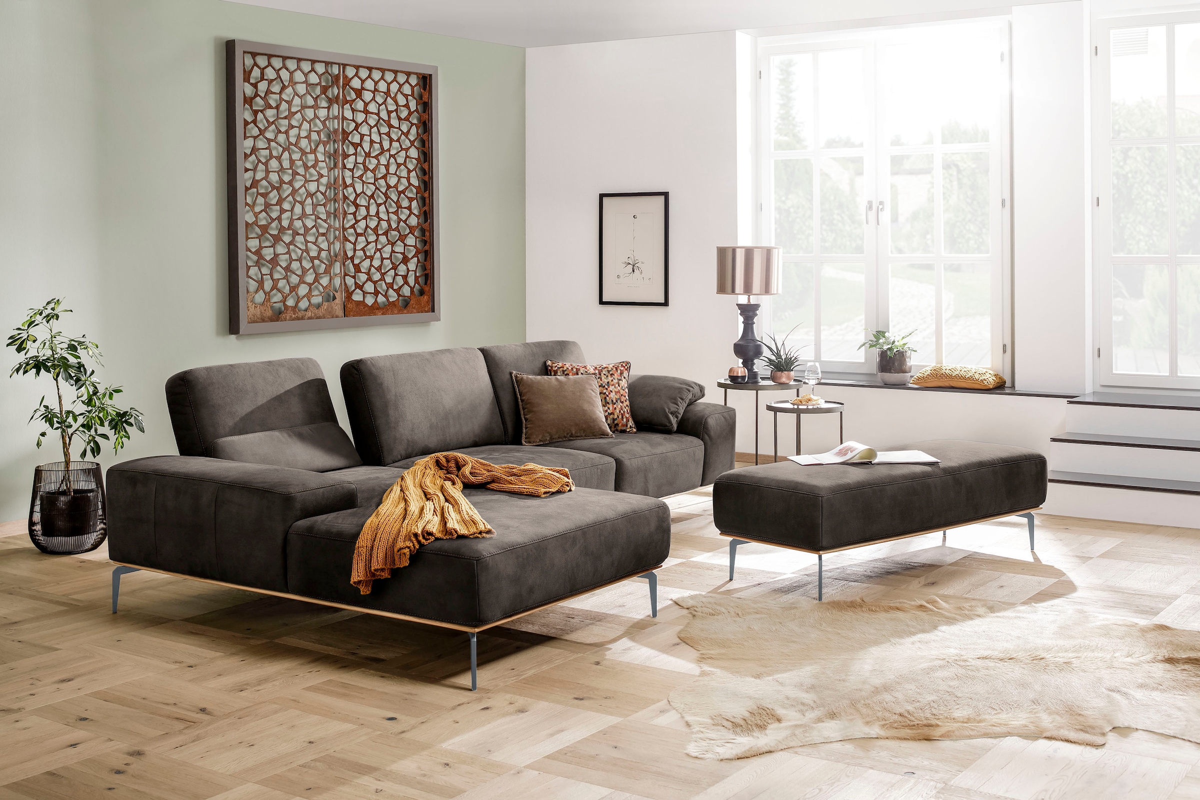 W.SCHILLIG Ecksofa "run, Designsofa mit tollem Sitzkomfort, bequem, L-Form" mit elegantem Holzsockel, Füße in Silber matt, Breite 319 cm