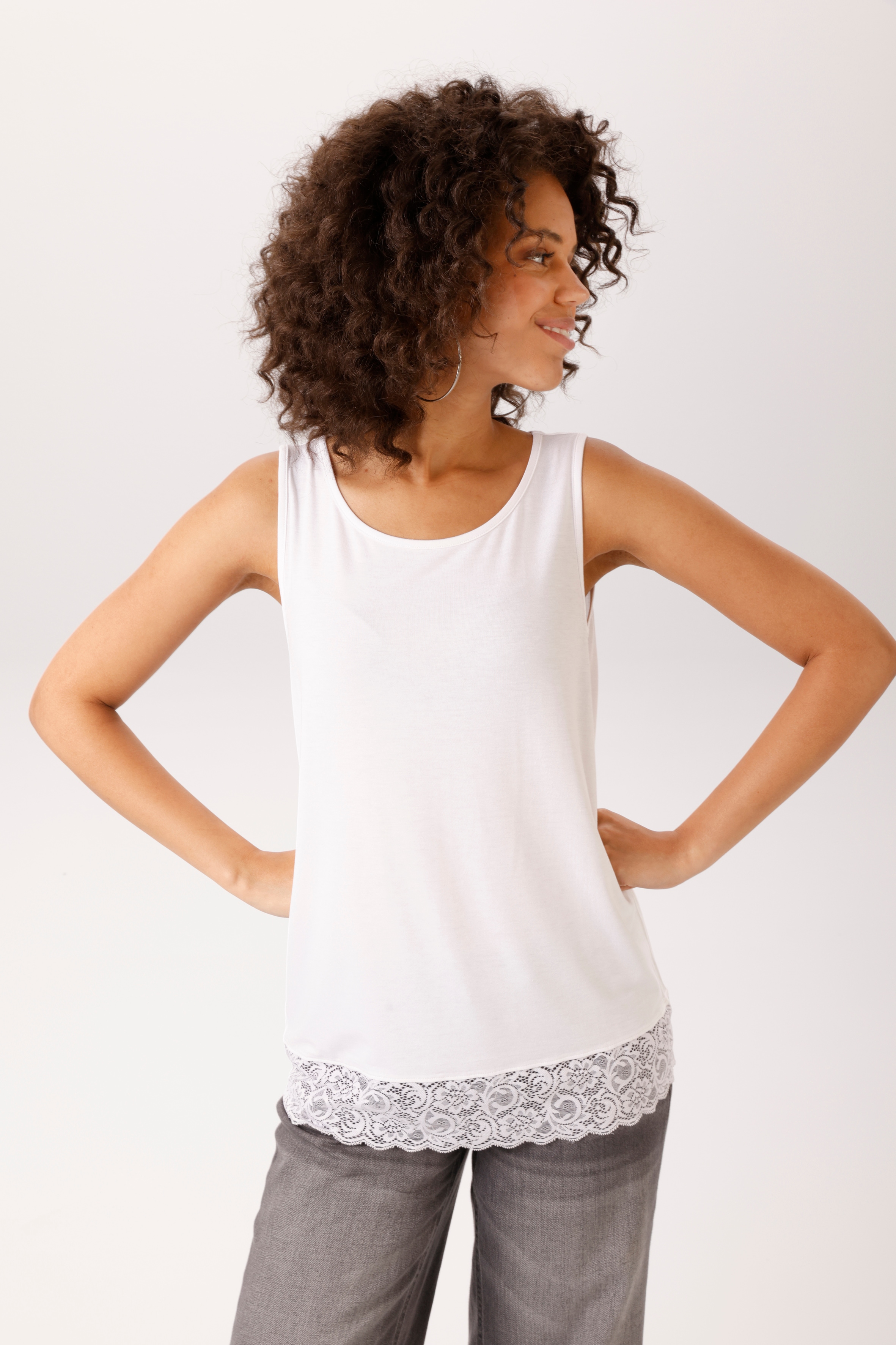 Aniston CASUAL Tanktop mit gewellter, elastischer Spitzenborte am Saum - NEUE KOLLEKTION