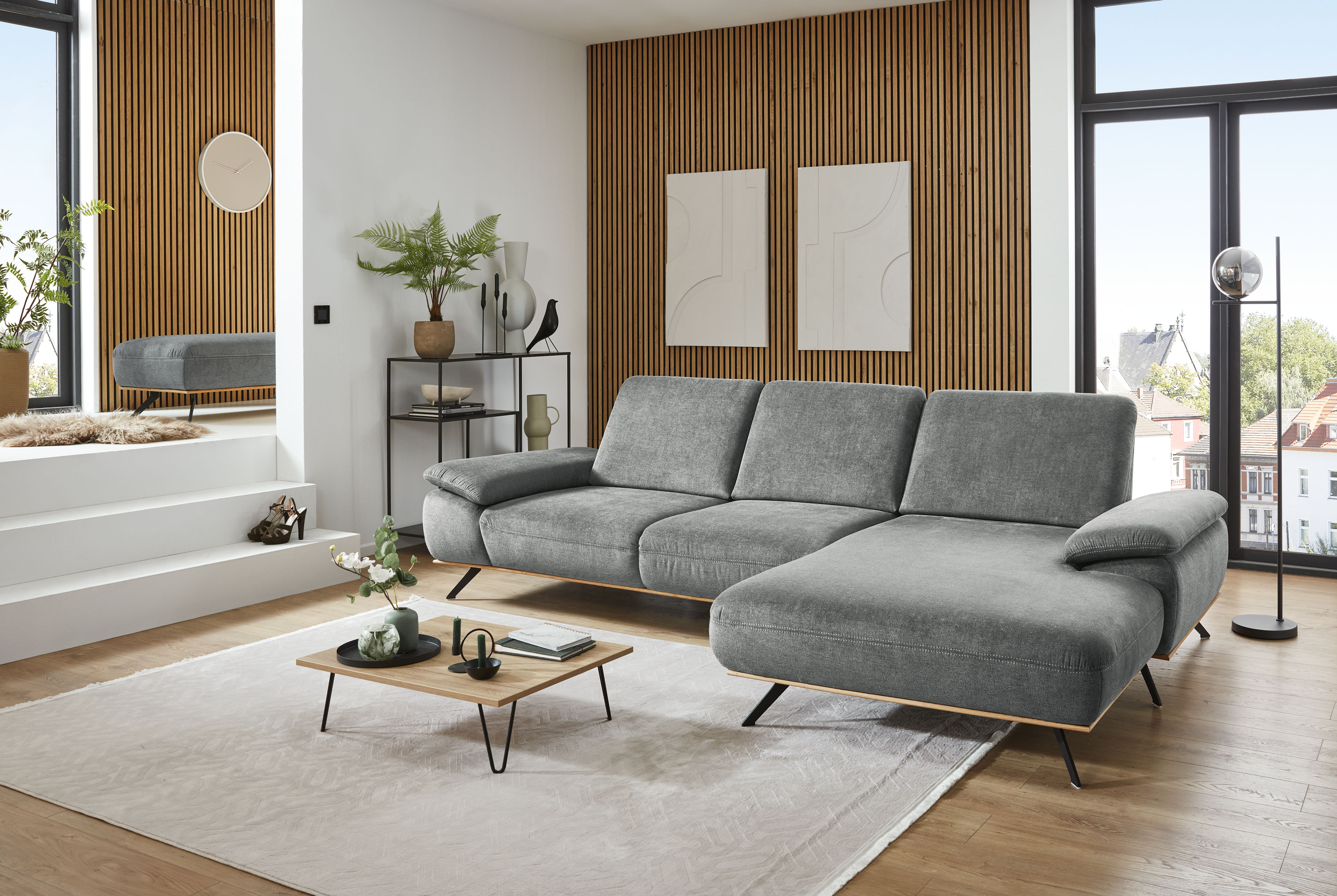 Die PlanBar Ecksofa "ZE-EM18063, Breite 322 cm" wahlweise mit Sitztiefen- und Armteilverstellung