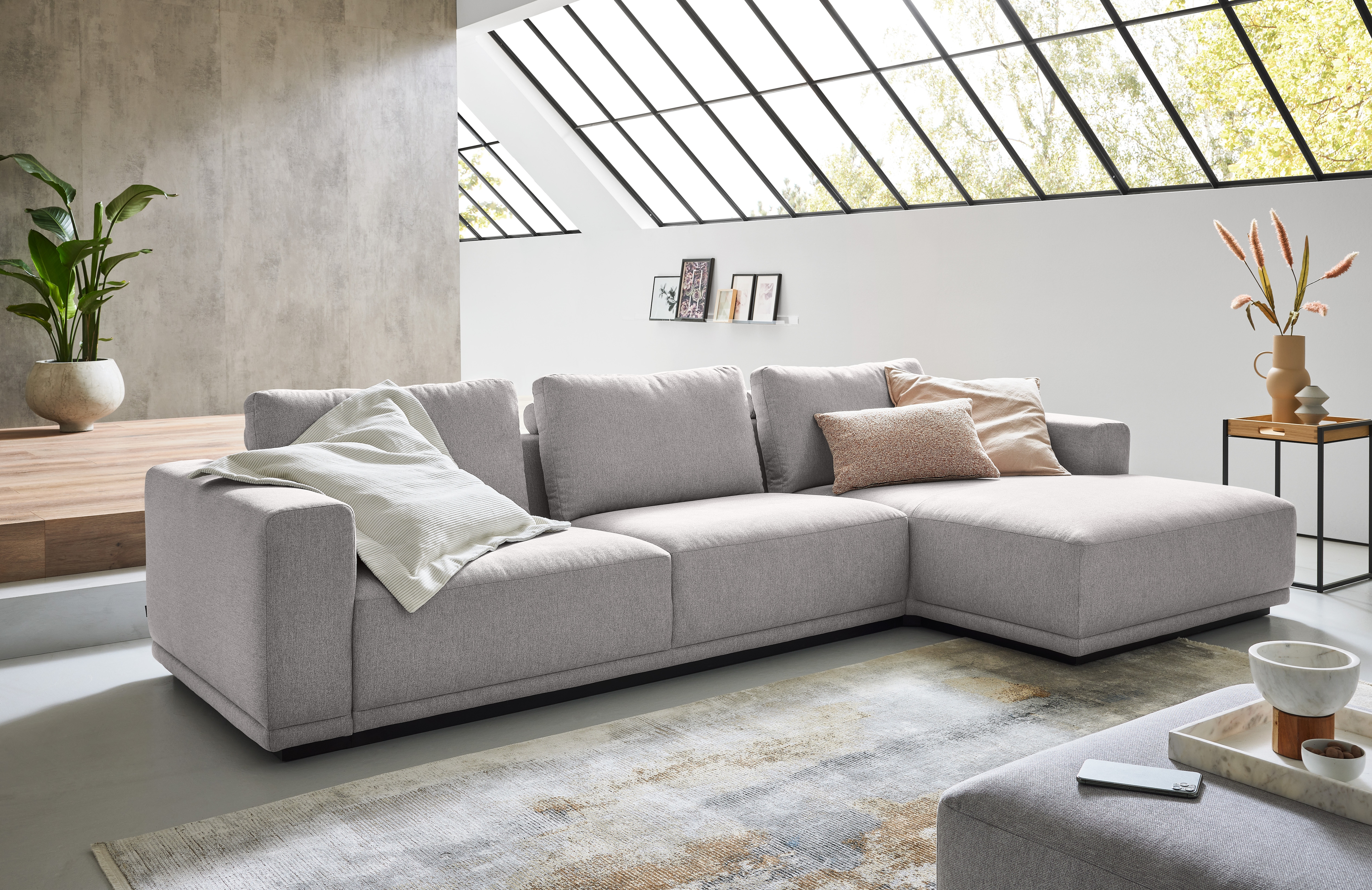 Musterring Ecksofa "JustB PM200, Holzrahmen in schwarz, wahlw. Sitzvorzug, Breite 316cm" Anreihsofa links & Longchair rechts, mit Armlehnen, inkl. Rückenkissen