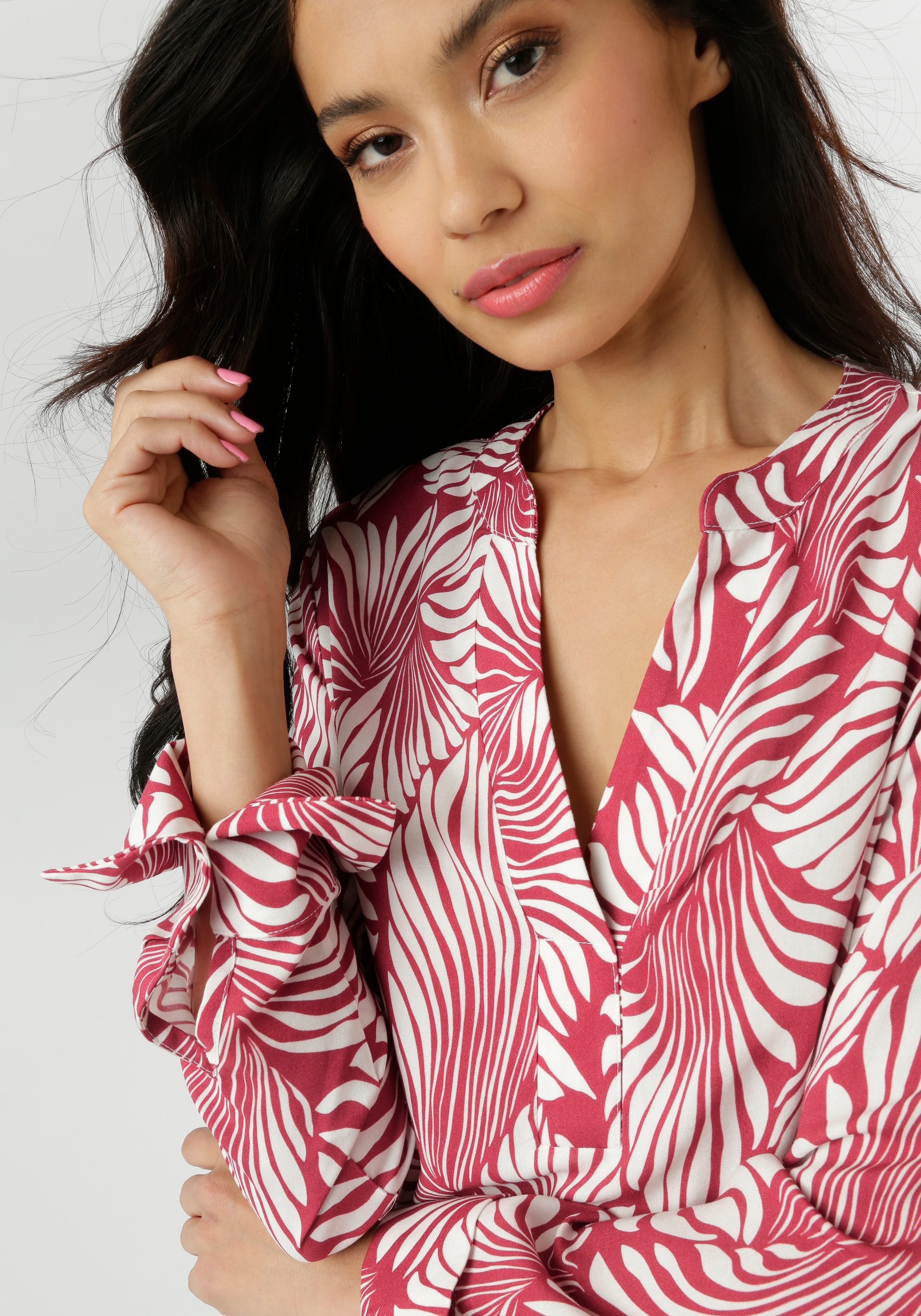 Aniston SELECTED Schlupfbluse mit plakativen Blätterdruck allover günstig online kaufen