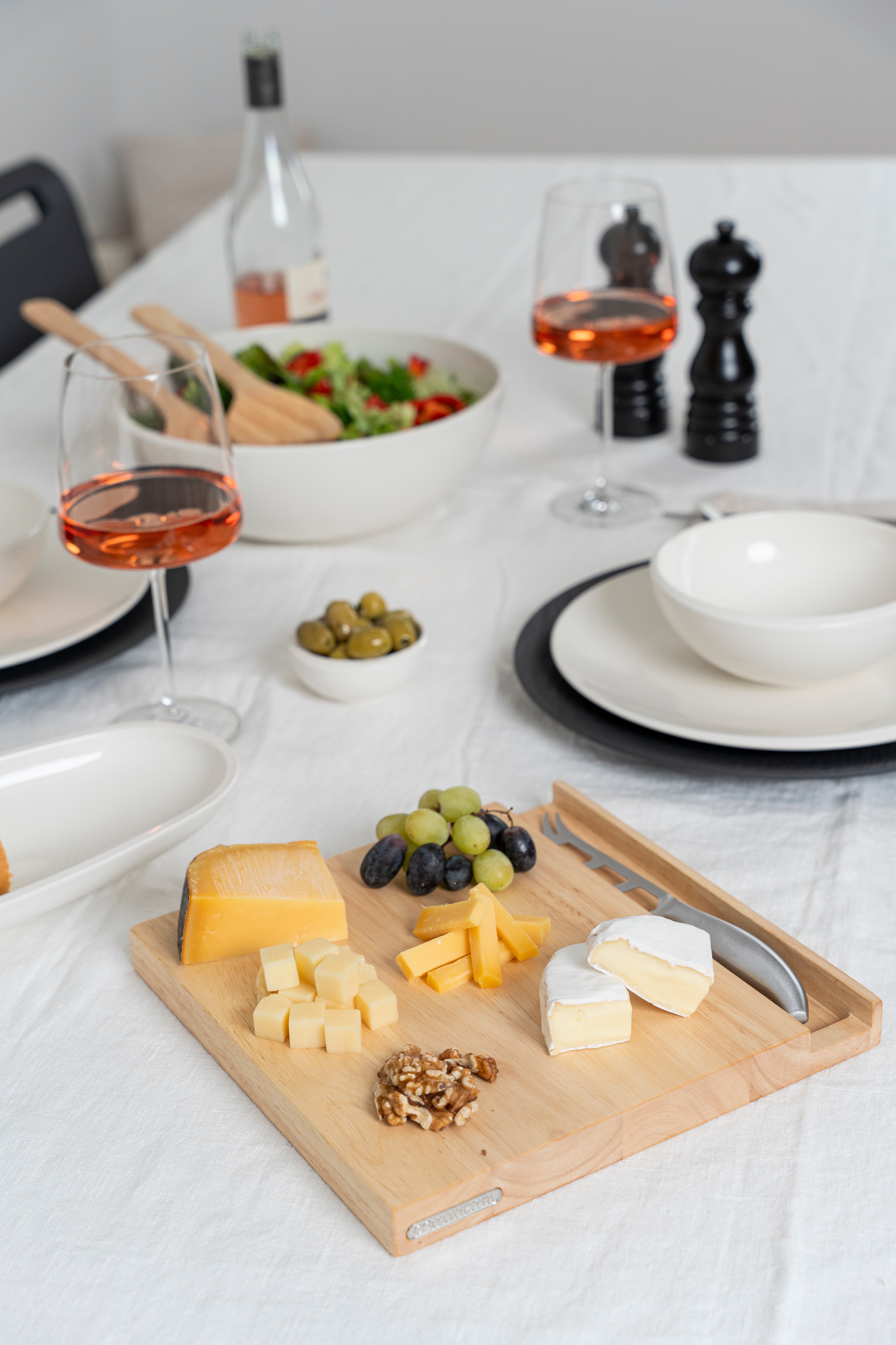 Thumbnail - Continenta Käsebrett "mit Messer, Gummibaum" hochwertige Verarbeitung, inkl. Käsemesser