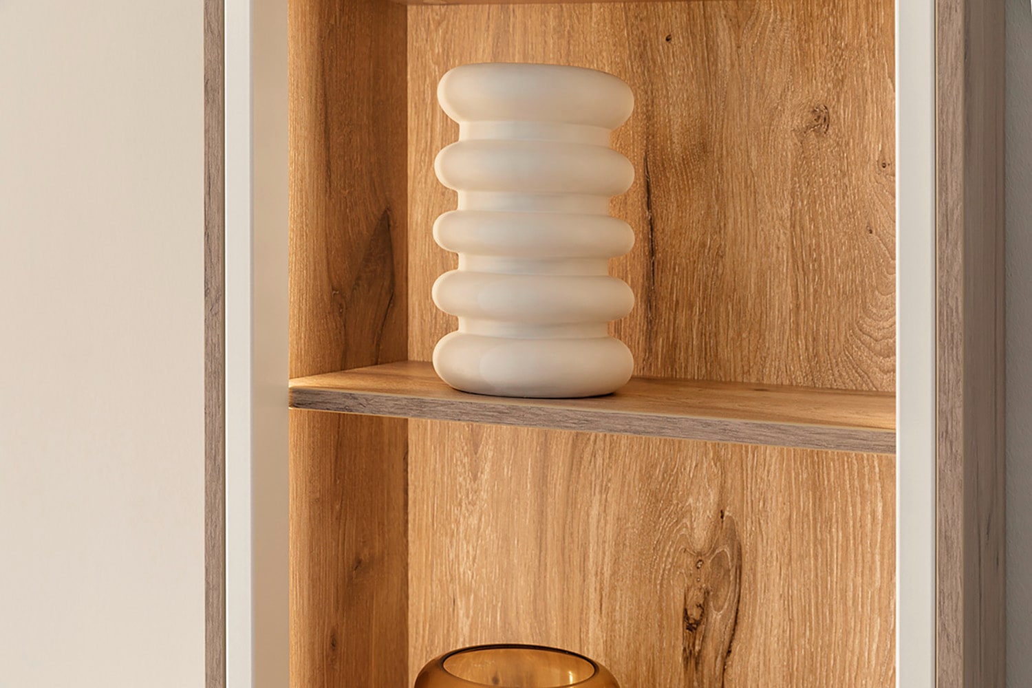 MCA furniture Vitrine »SANTERNO«, 6 Fächer, Regal, Korpus Beleuchtungsrahmen Soft White, Höhe 197 cm