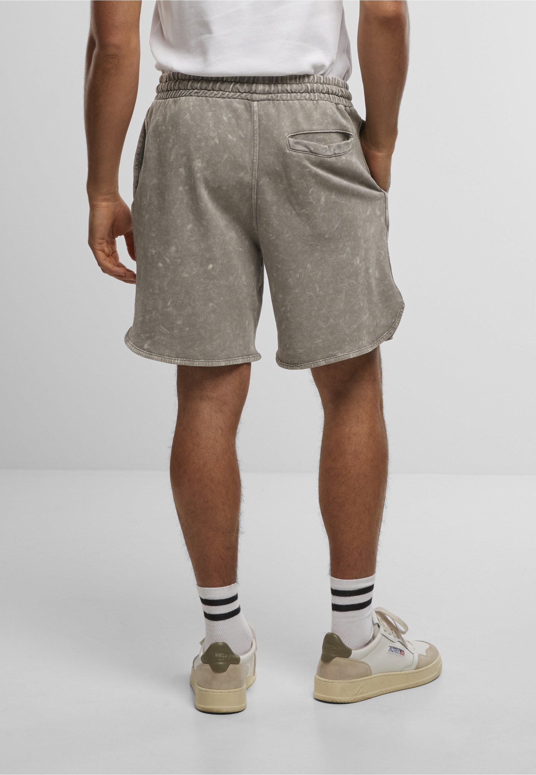 URBAN CLASSICS Sweatshorts »Urban Classics Washed Piped Shorts«
