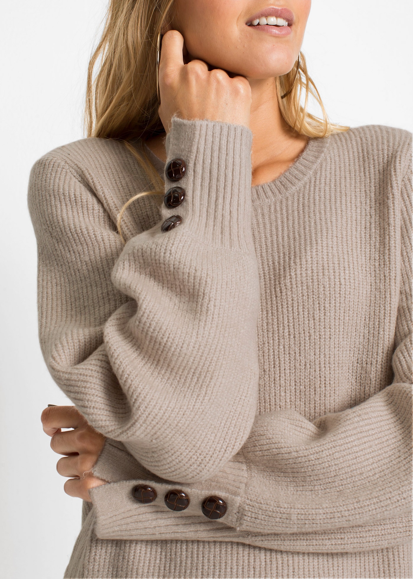 bonprix Longpullover »Longpullover mit Knöpfen« mit dekorativen Knöpfen, mit Rundhalsausschnitt