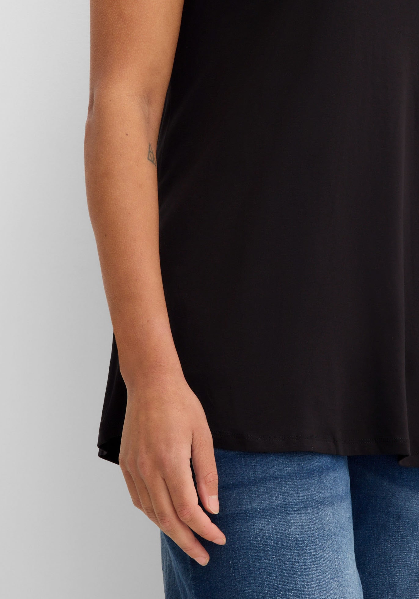bonprix Shirttop Packung, 2 Stk. Longtop in dezenter A-Linie, ärmellos, Viskose-Jersey mit Stretch
