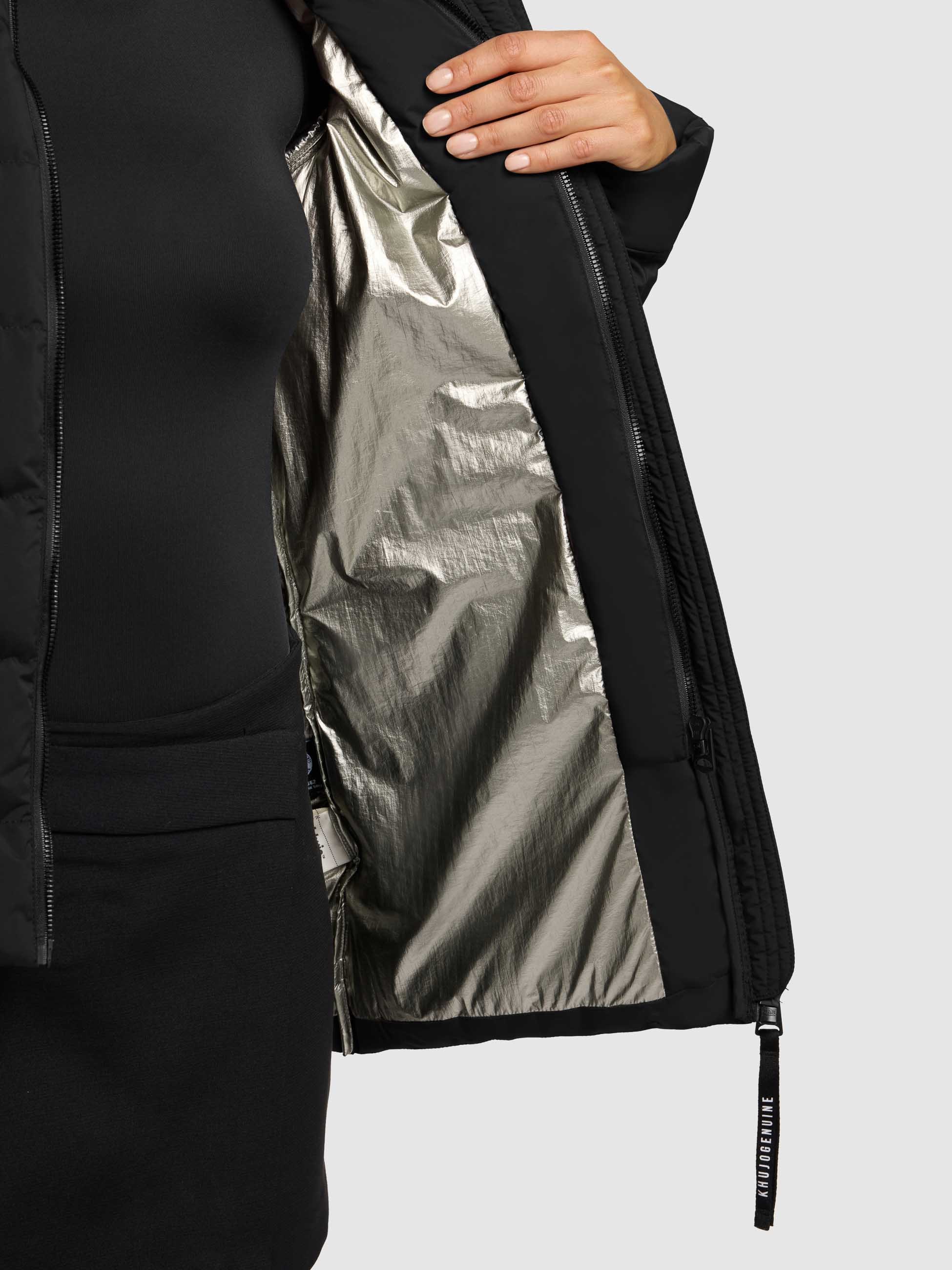 khujo Steppjacke »MATLA«, mit Kapuze, Reißverschlusstaschen mit Fleecefutter, eine Ärmeltasche