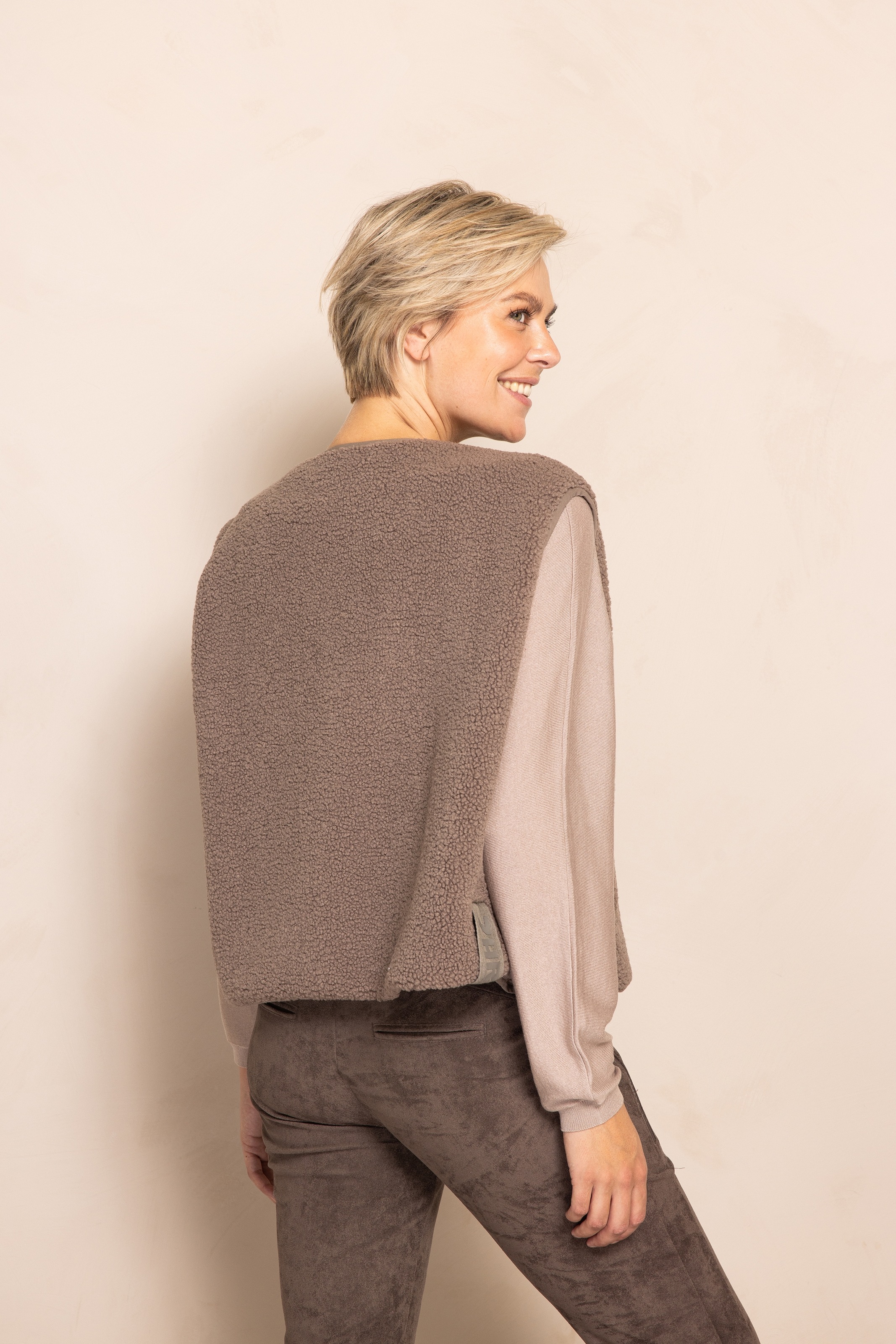 Zhrill Kurzweste "ZHEREN" unifarben, casual, bequem günstig online kaufen