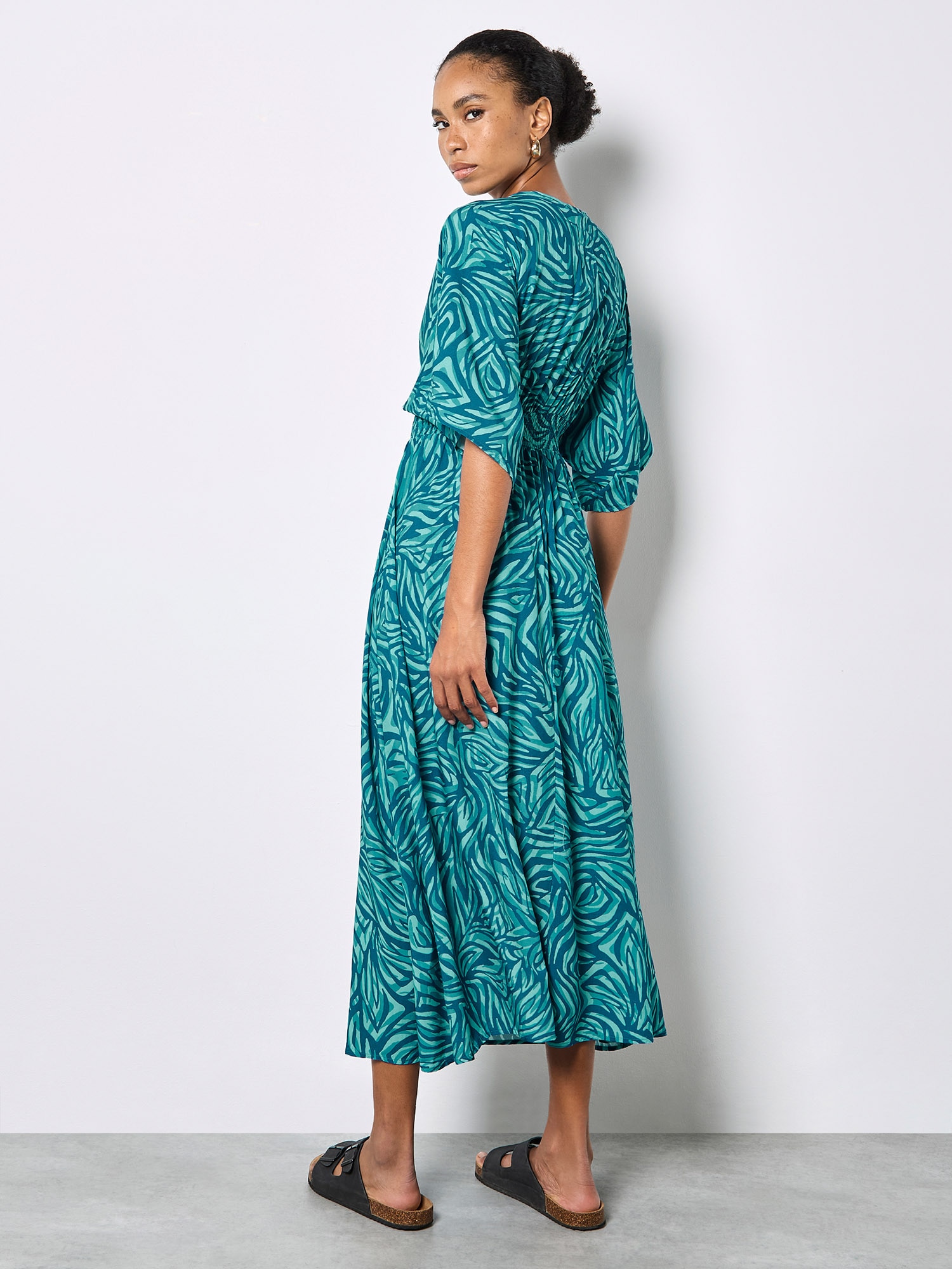 Apricot Midikleid »Midikleid« mit Kordel, 2 Stk. tlg. mit Zebra-Print und Kimono-Ärmeln