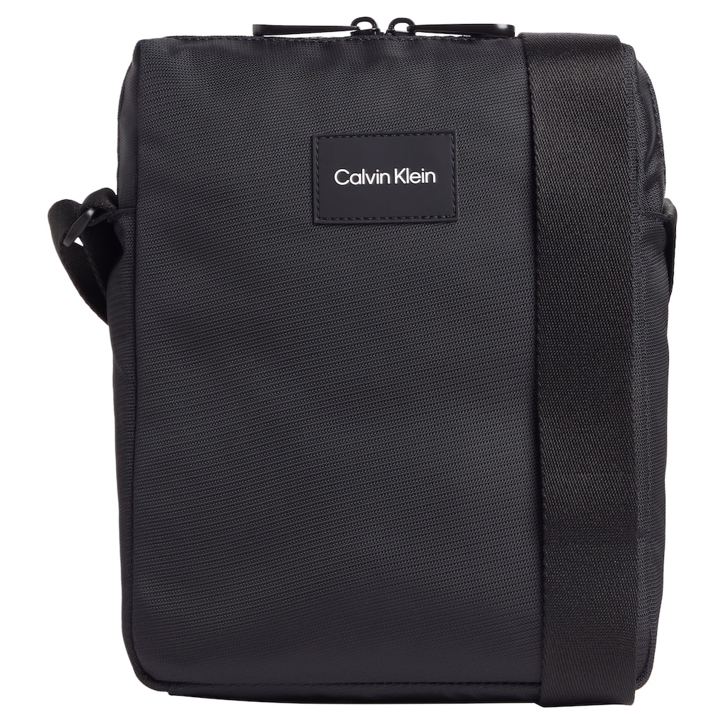 Calvin Klein Mini Bag »CK MUST T REPORTER«, mit Logo-Aufnäher Herren Schultertasche Recycelte Materialien