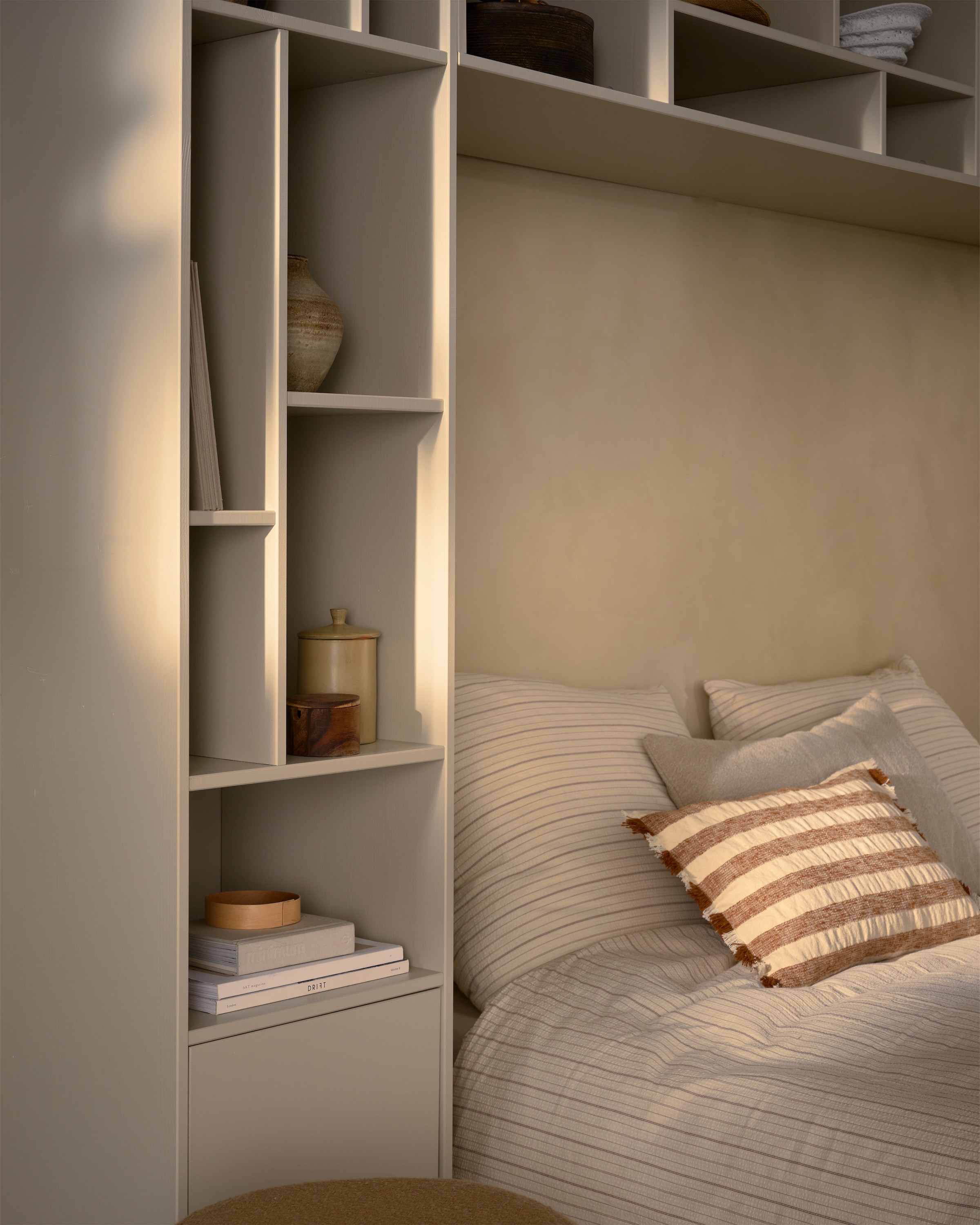 WOOOD Lowboard »vtwonen LETTERBA(N)K XL WANDSCHRANK KIEFER DUST [fsc]« Wandmöbel von vtwonen, offene und geschlossene Fächer aus FSC®