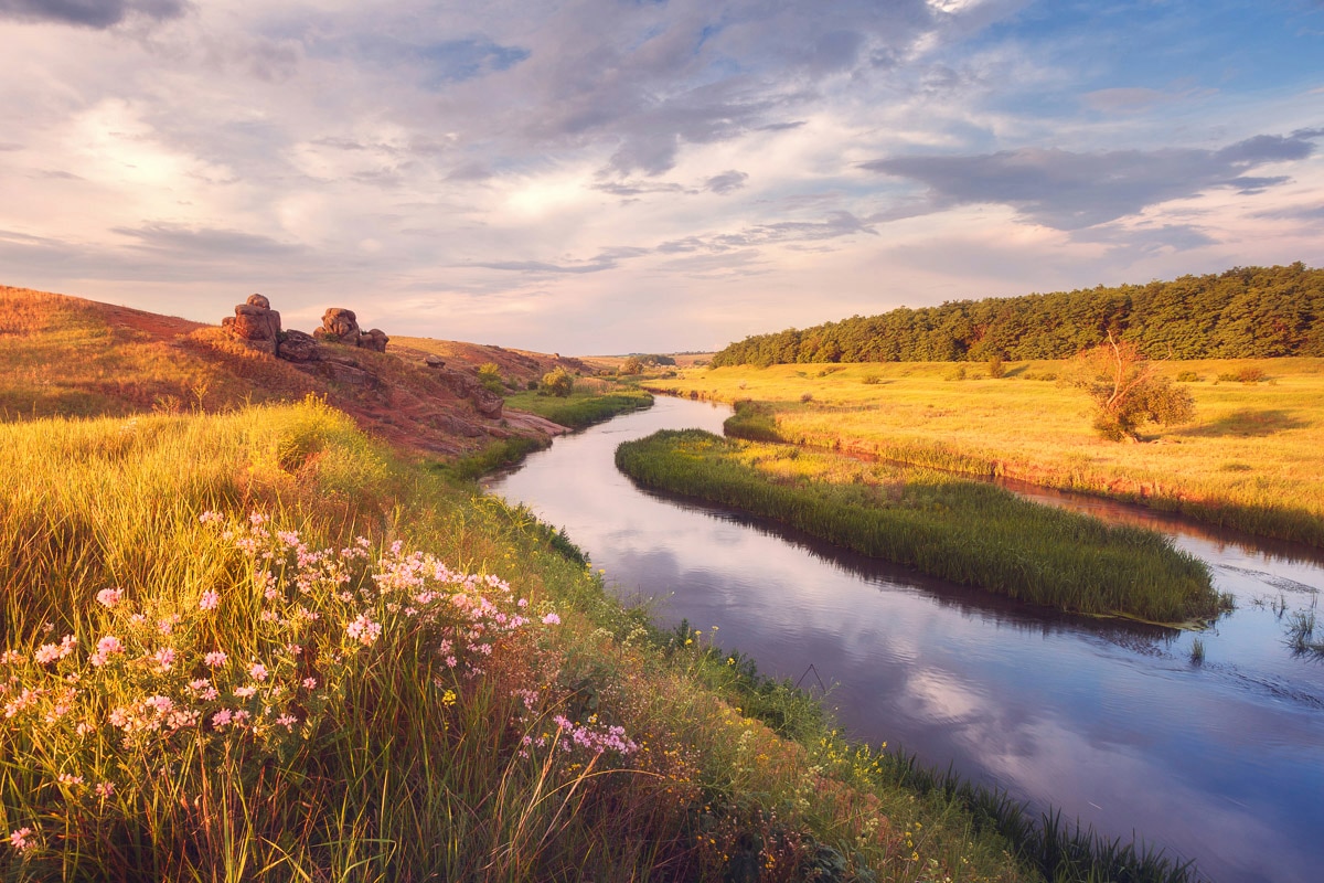 Papermoon Fototapete "Fluss durch Landschaft"
