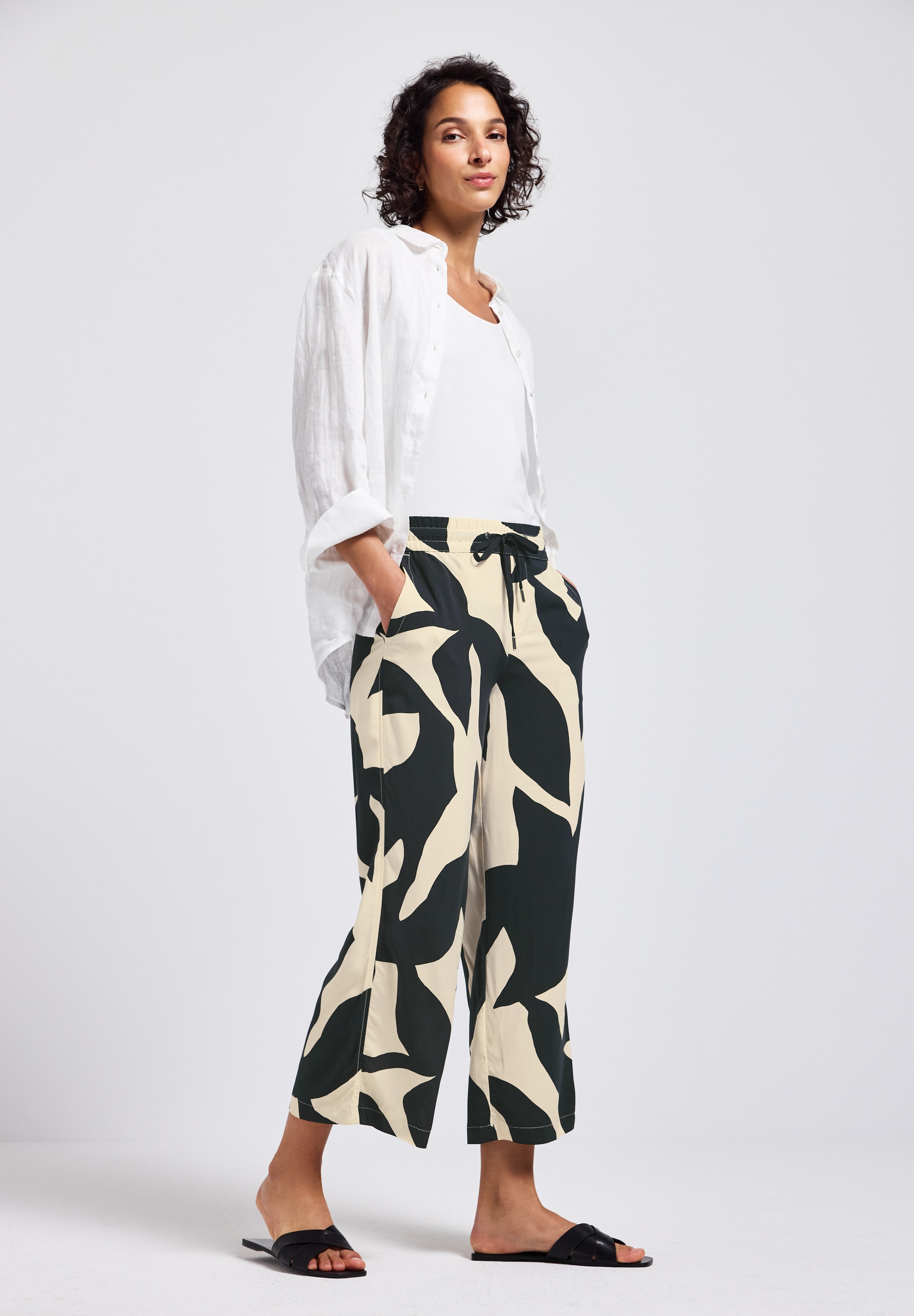 STREET ONE Stoffhose »Style Emee«, mit elastischem Bund und Tunnelzug, mit grafischem Muster