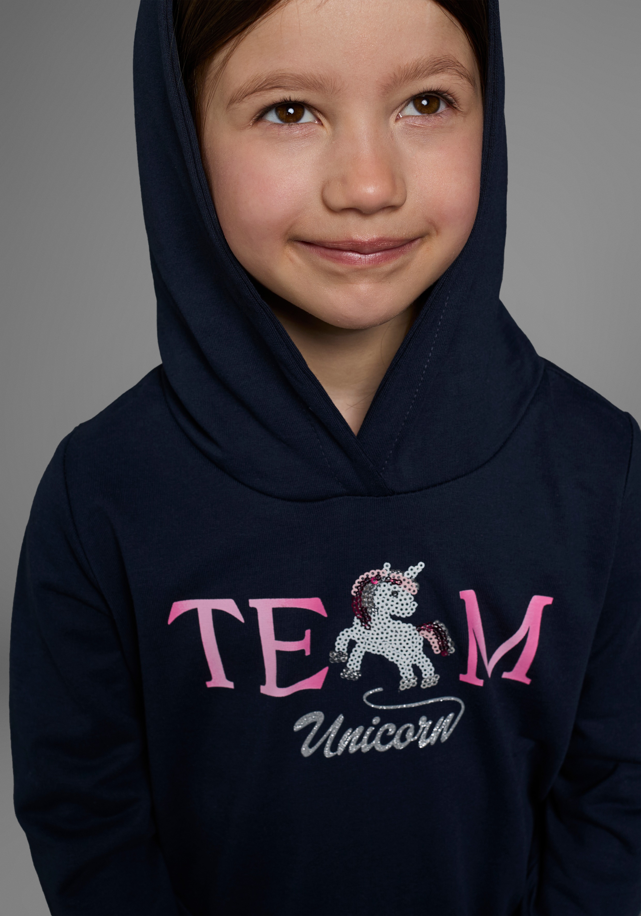 Thumbnail - KIDSWORLD Kapuzensweatshirt ", Longsweashirt mit Pailletten", Langarm, Basic-Passform, mit modischem Druck, mit Kapuze