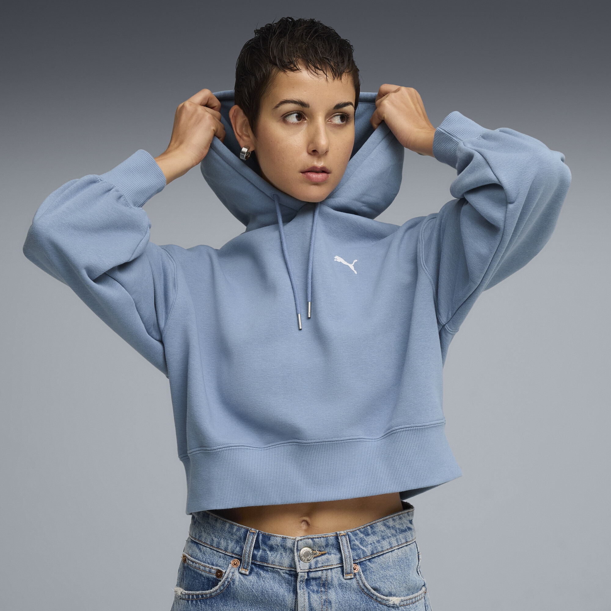 PUMA Hoodie »WARDROBE ESS Kurzer Relaxed Fit Hoodie Damen«