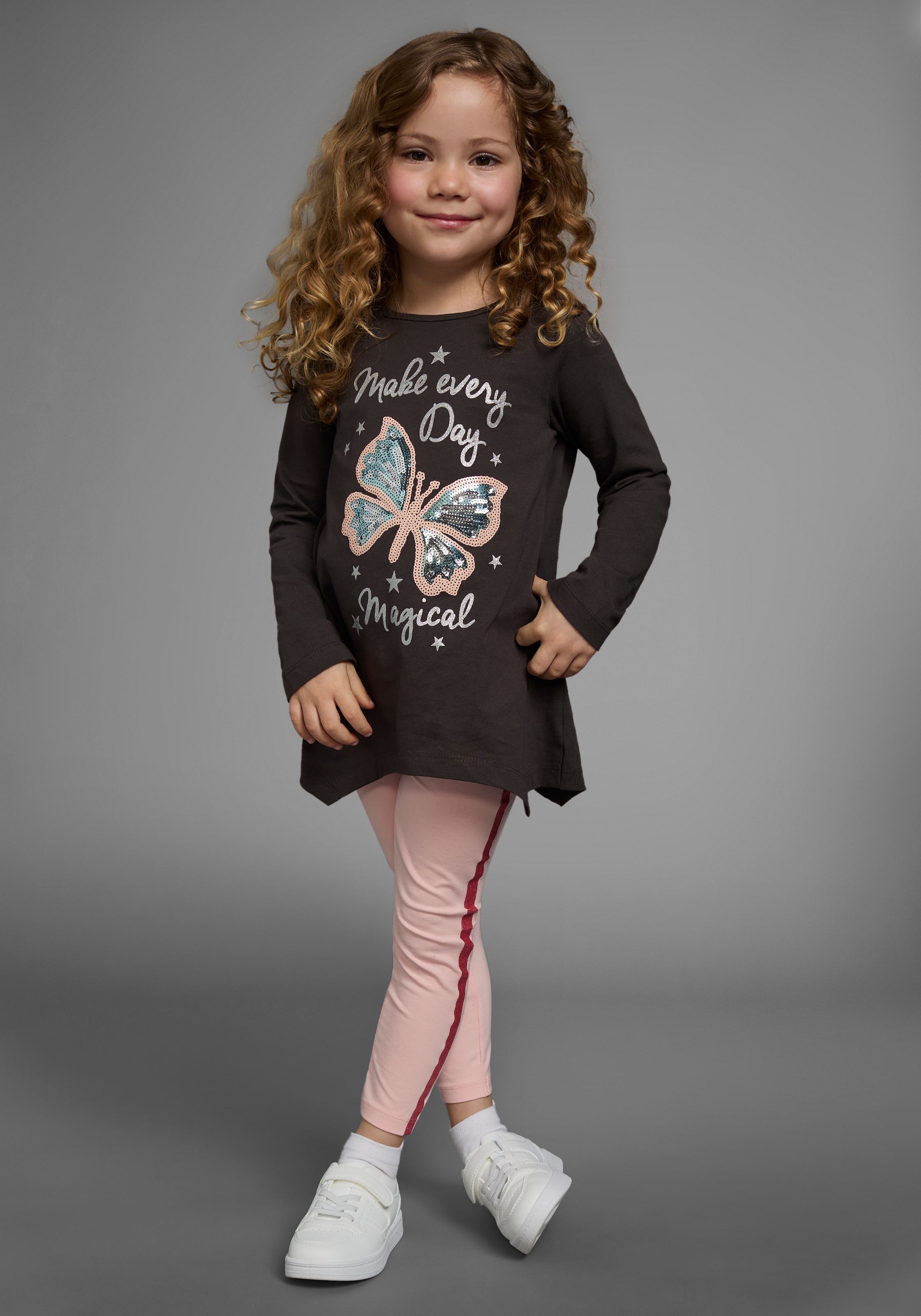 KIDSWORLD Langarmshirt & Leggings "2tlg. Set Shirt + Leggings mit Glitzerdetails" Set, 2, 2 Stk. niedlicher Schmetterling für kleine Mädchen
