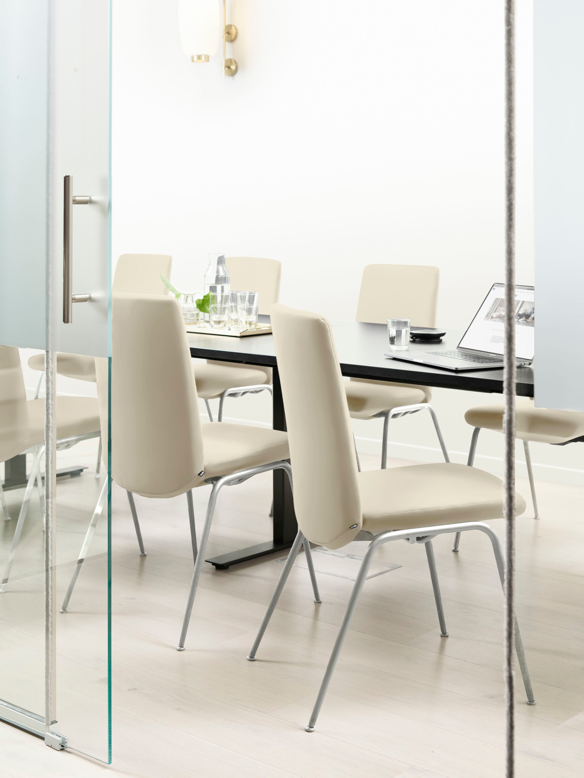 Stressless Polsterstuhl "Laurel" () Low Back, Größe M, mit Beinen aus Stahl in Chrom glänzend