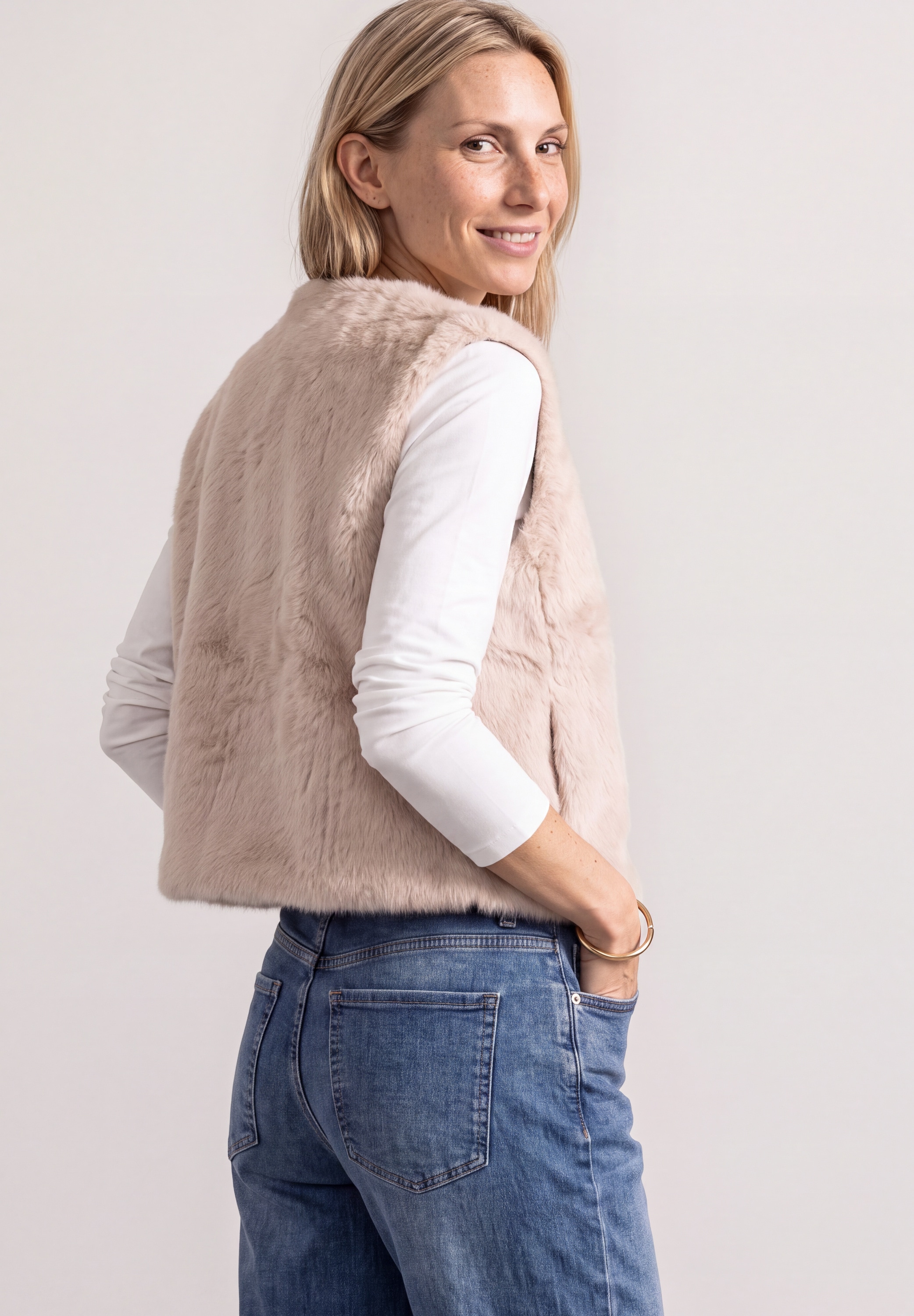 STREET ONE Fellimitatweste soft und weich
