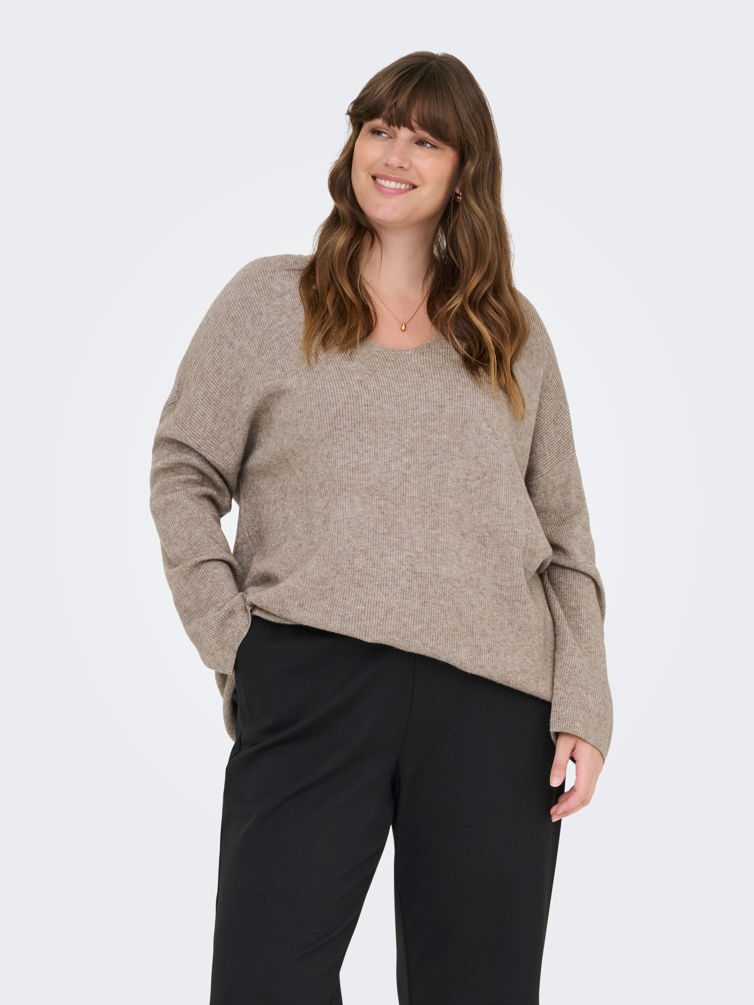 ONLY CARMAKOMA V-Ausschnitt-Pullover "CARIBI LS RIB LOOSE V-NECK CC KNT" Viskosemischung, regular fit