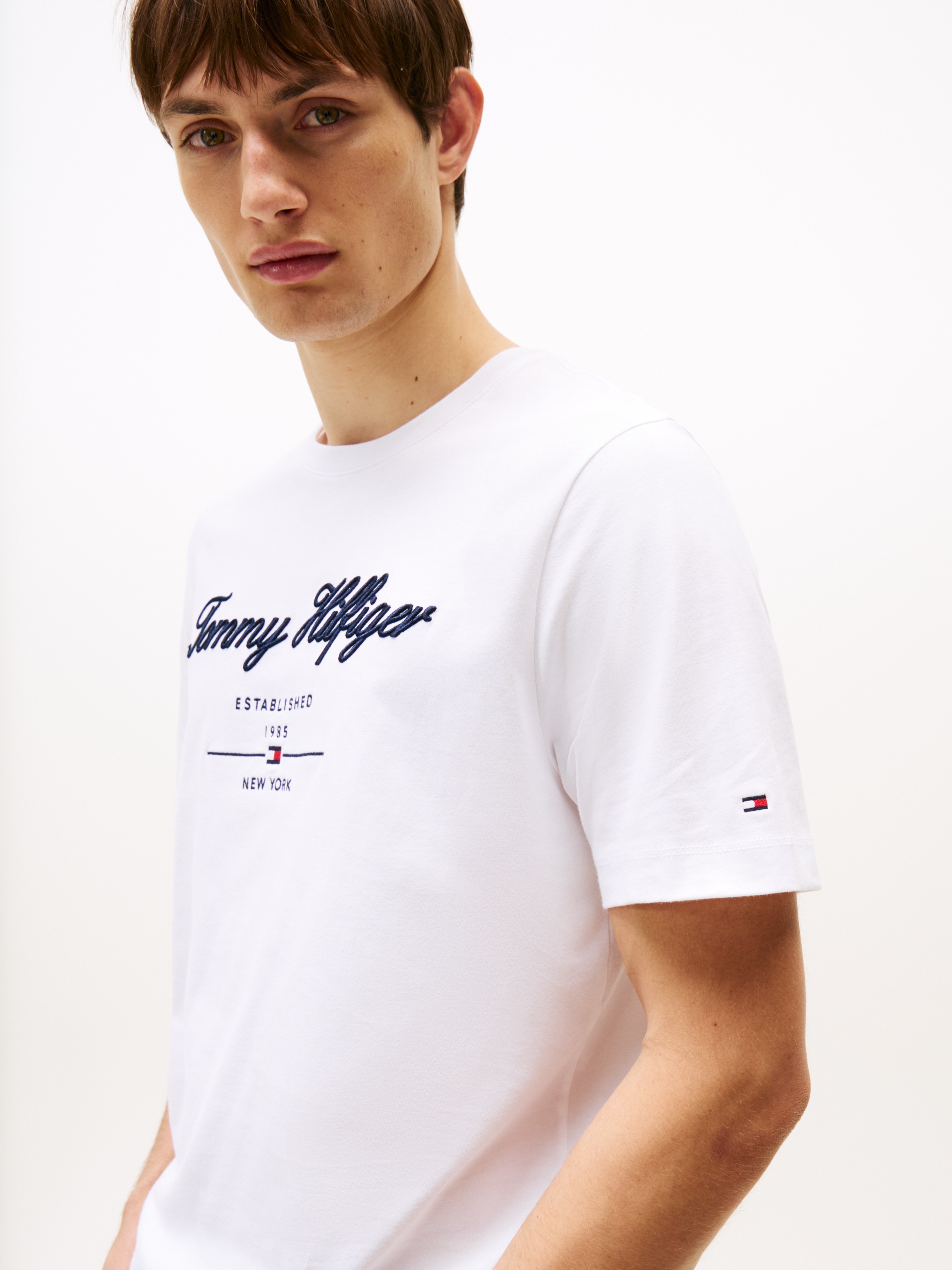 Tommy Hilfiger T-Shirt "SCRIPT LOGO TEE" mit aufgesticktem Logo günstig online kaufen