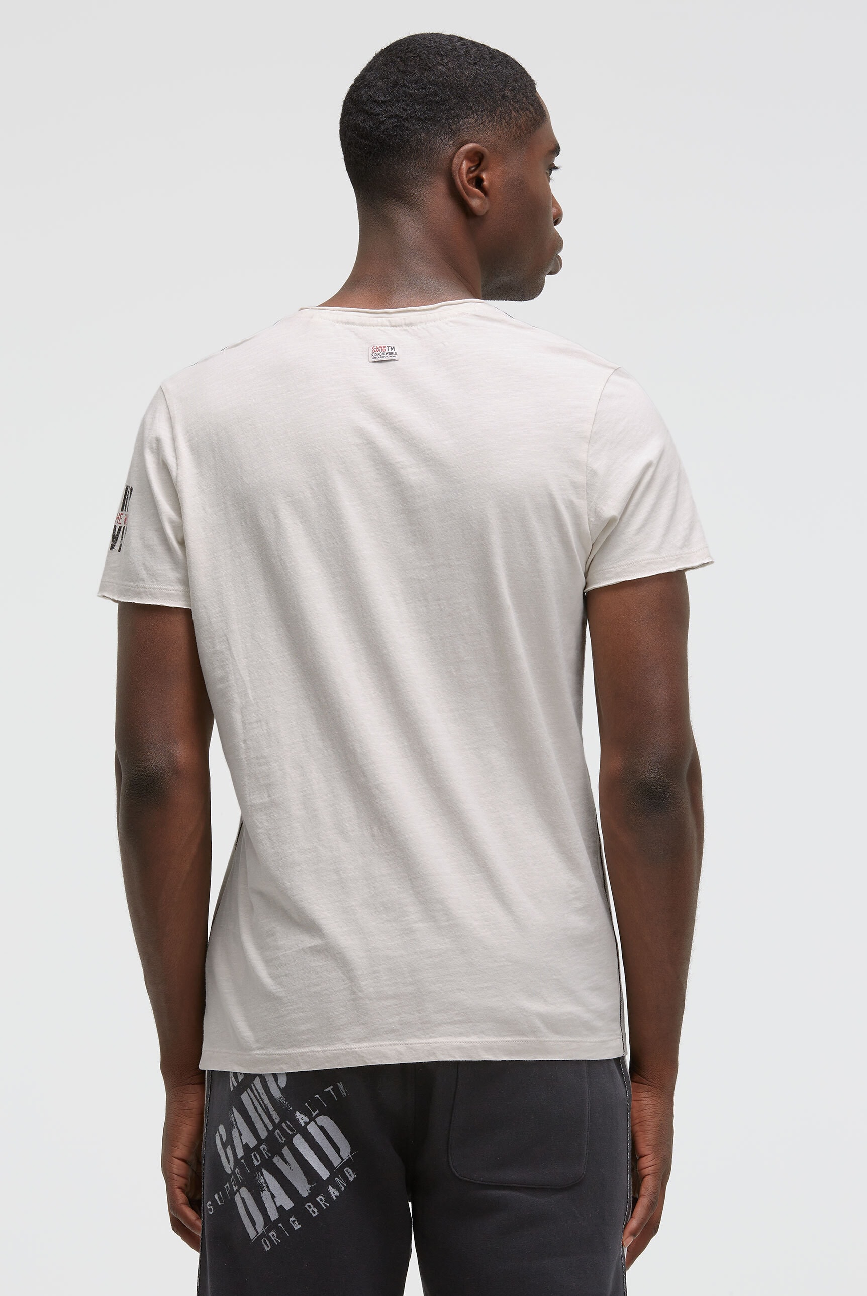 CAMP DAVID V-Shirt mit offenen Kanten